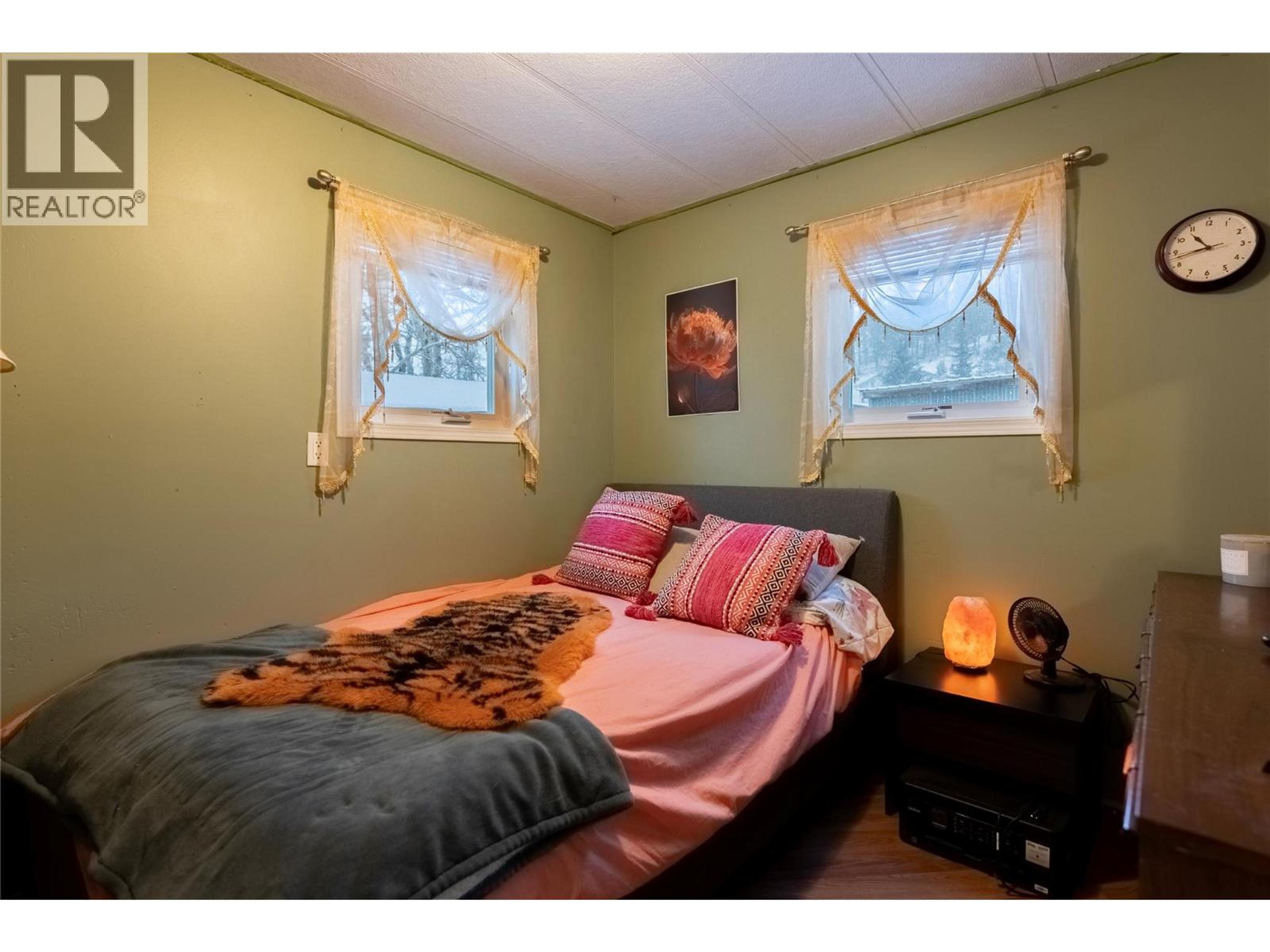 2 TOPAZ CRESCENT - 10