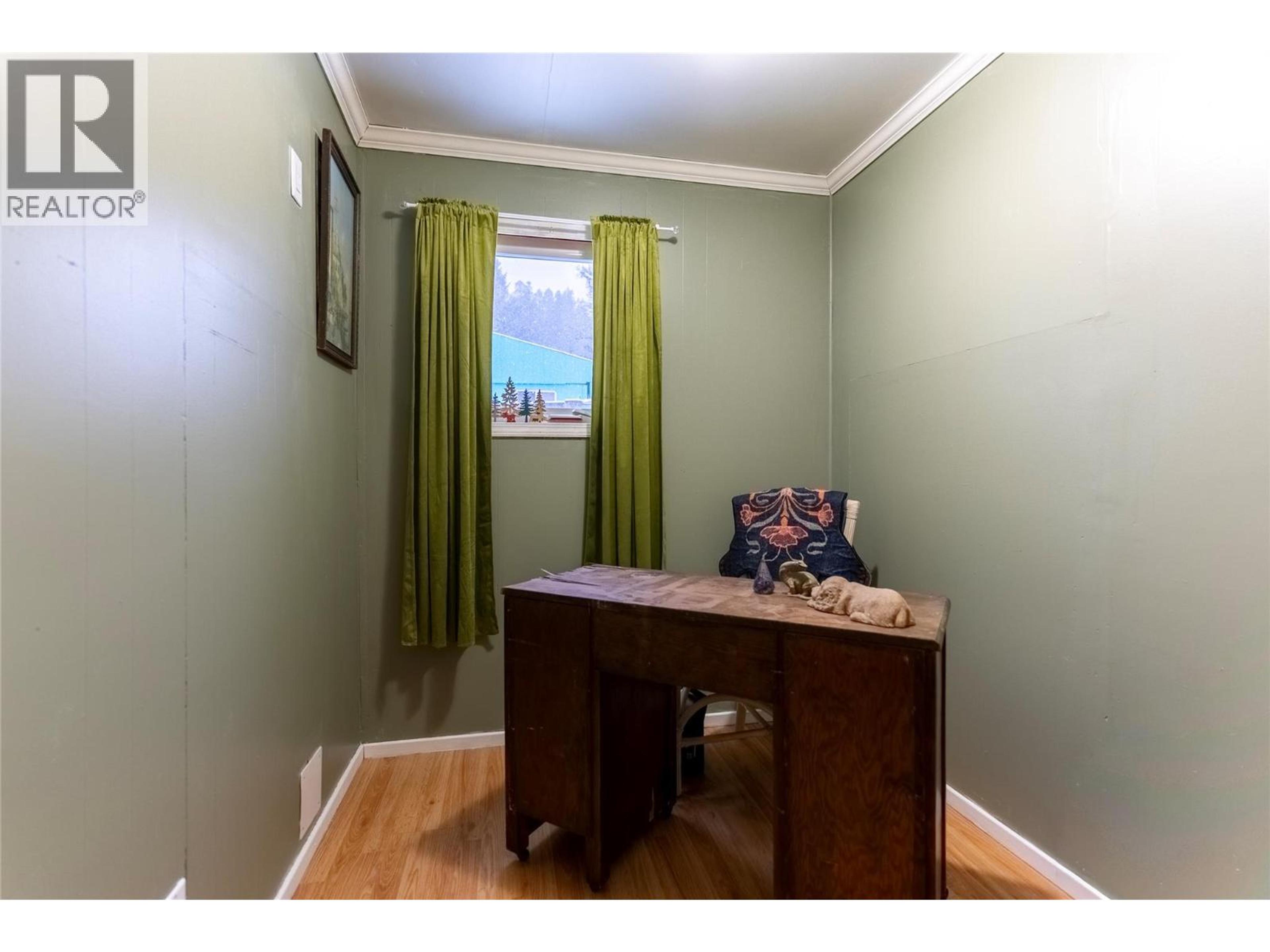 2 TOPAZ CRESCENT - 11