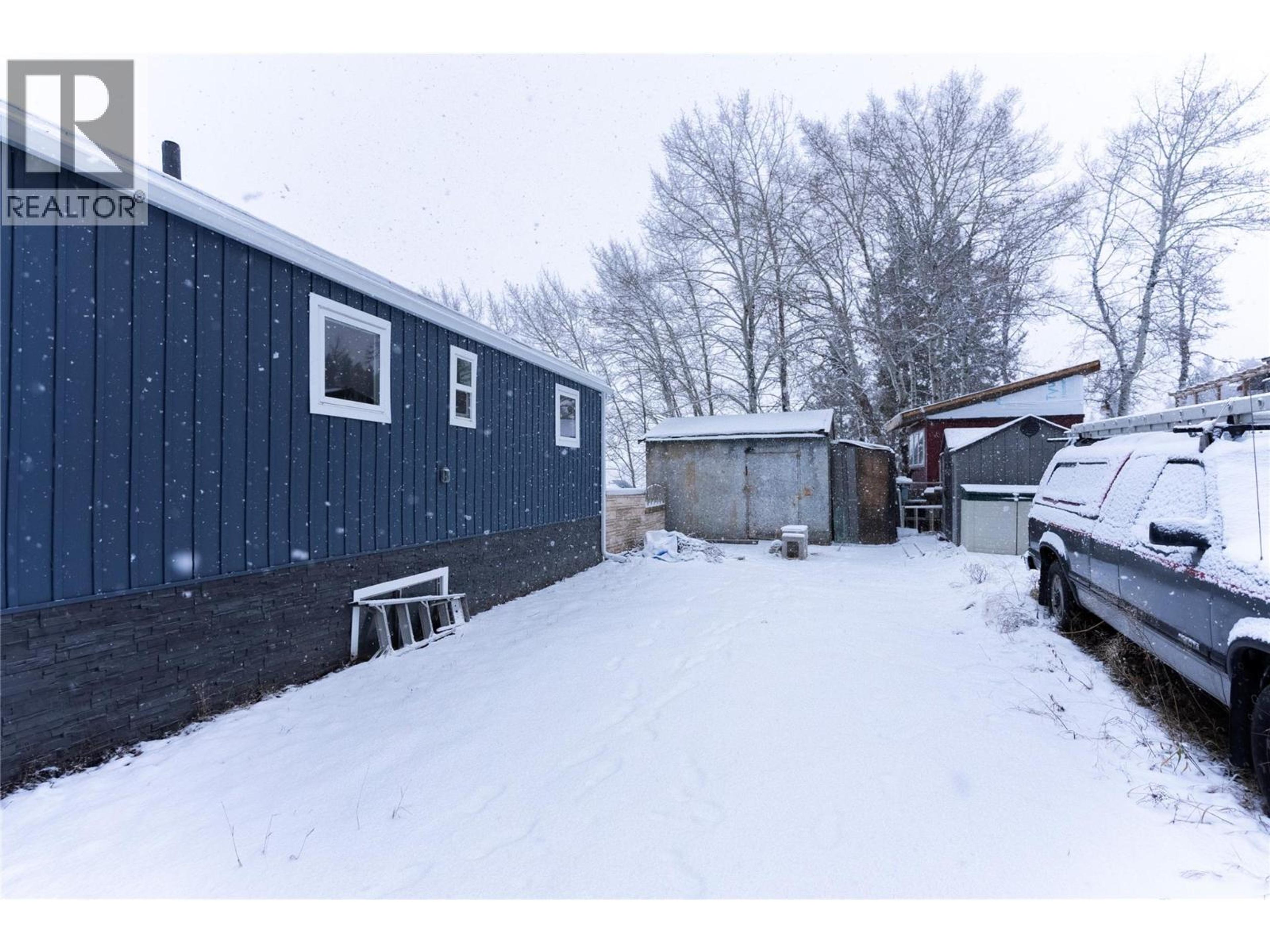 2 TOPAZ CRESCENT - 20