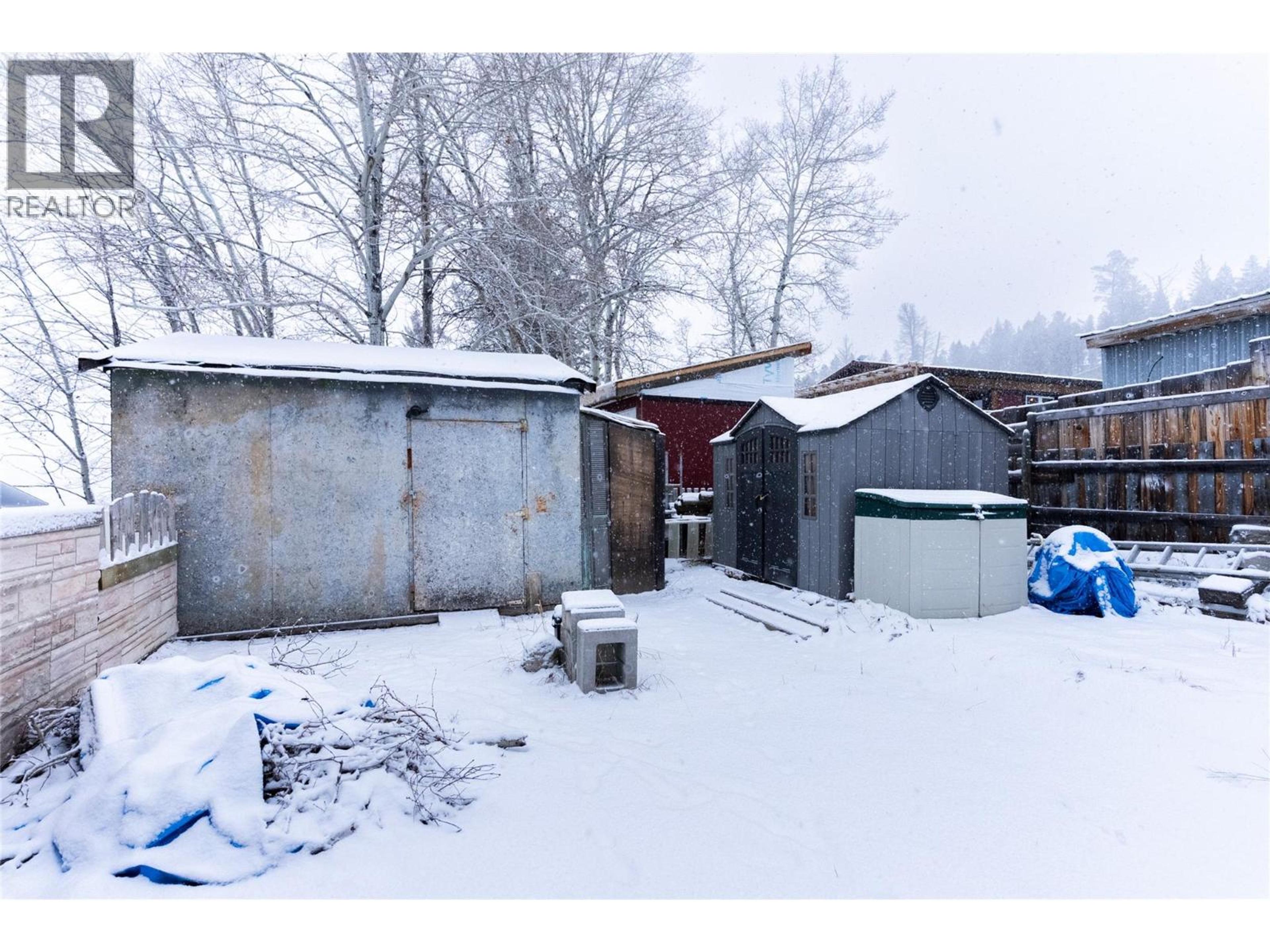 2 TOPAZ CRESCENT - 23