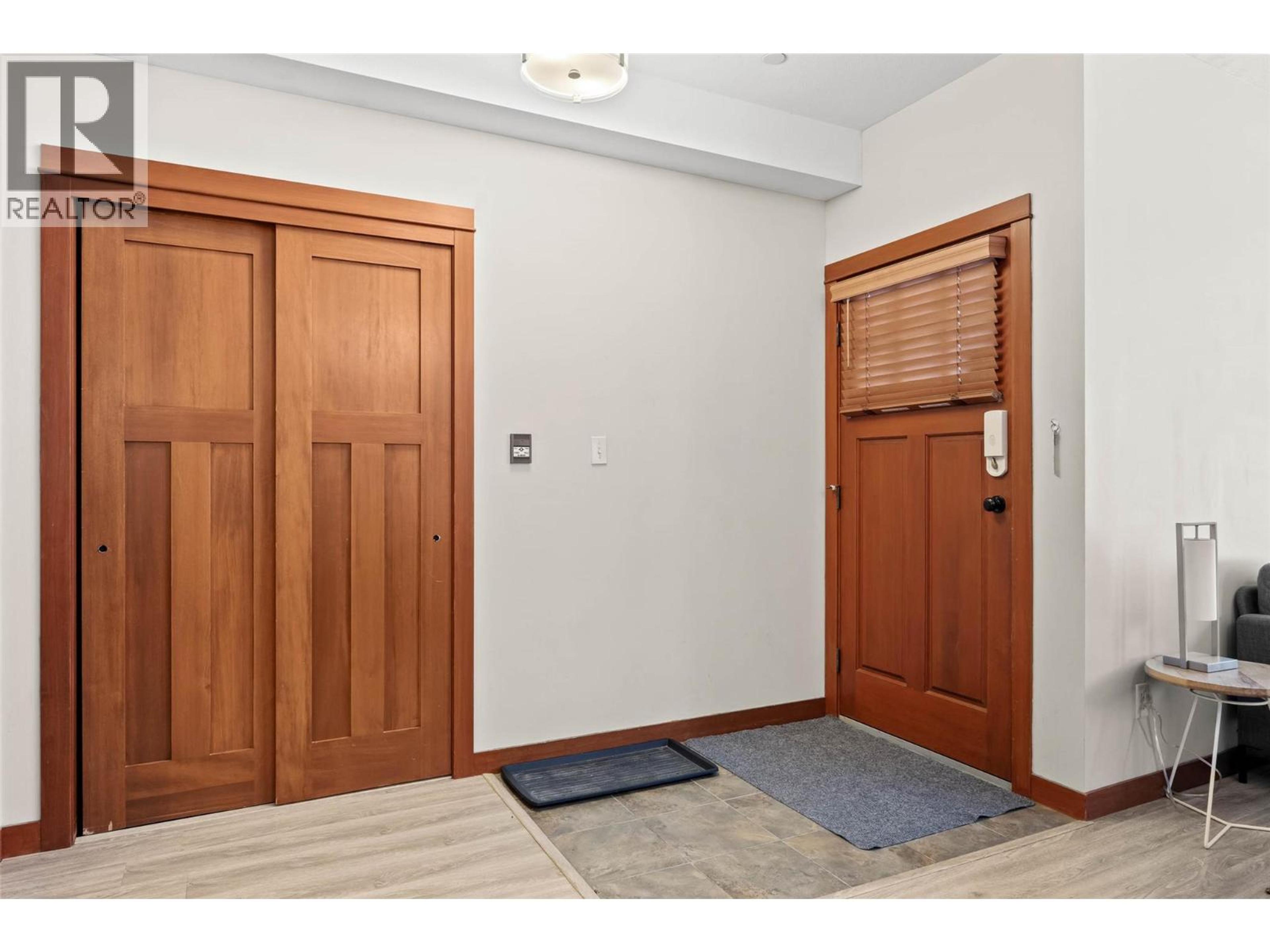 #58 5015 VALLEY DRIVE - 4