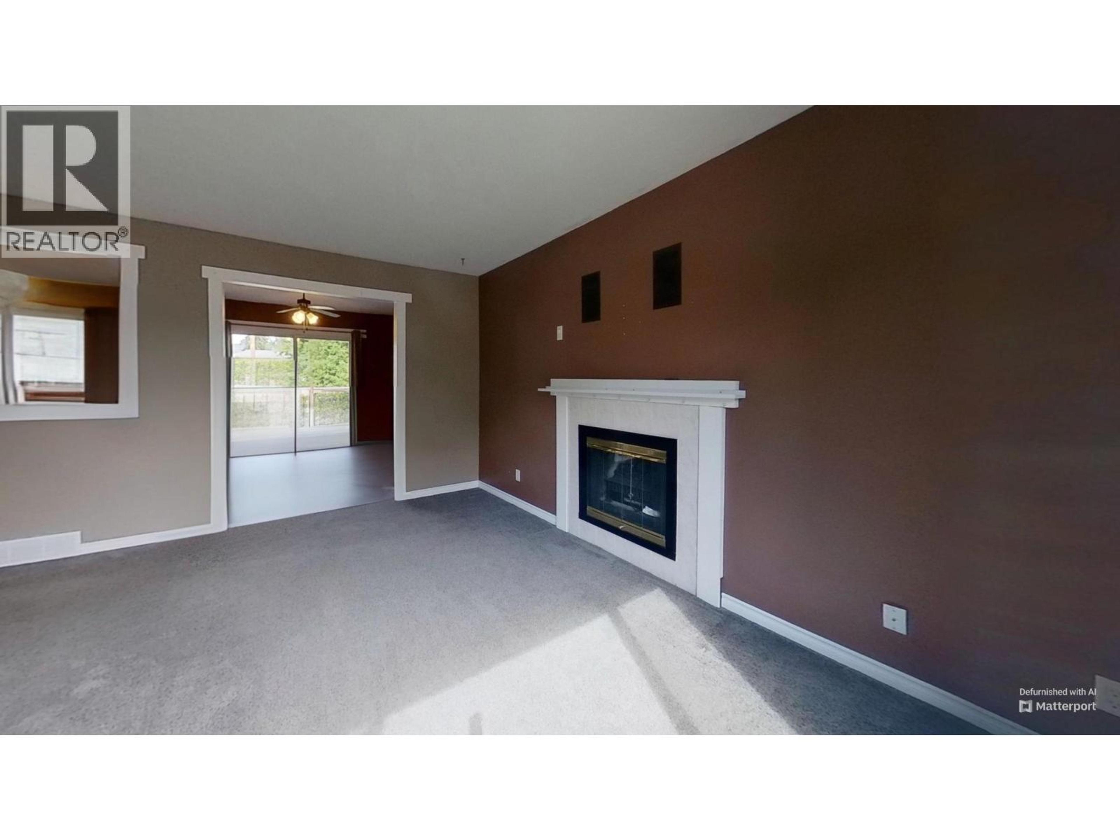 679 JONES STREET - 16