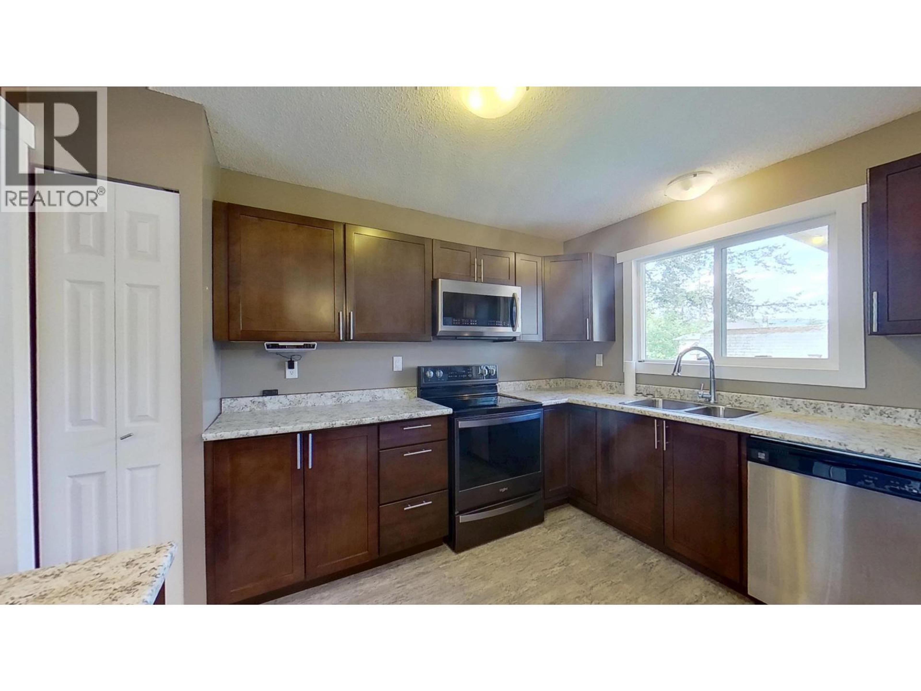 679 JONES STREET - 8