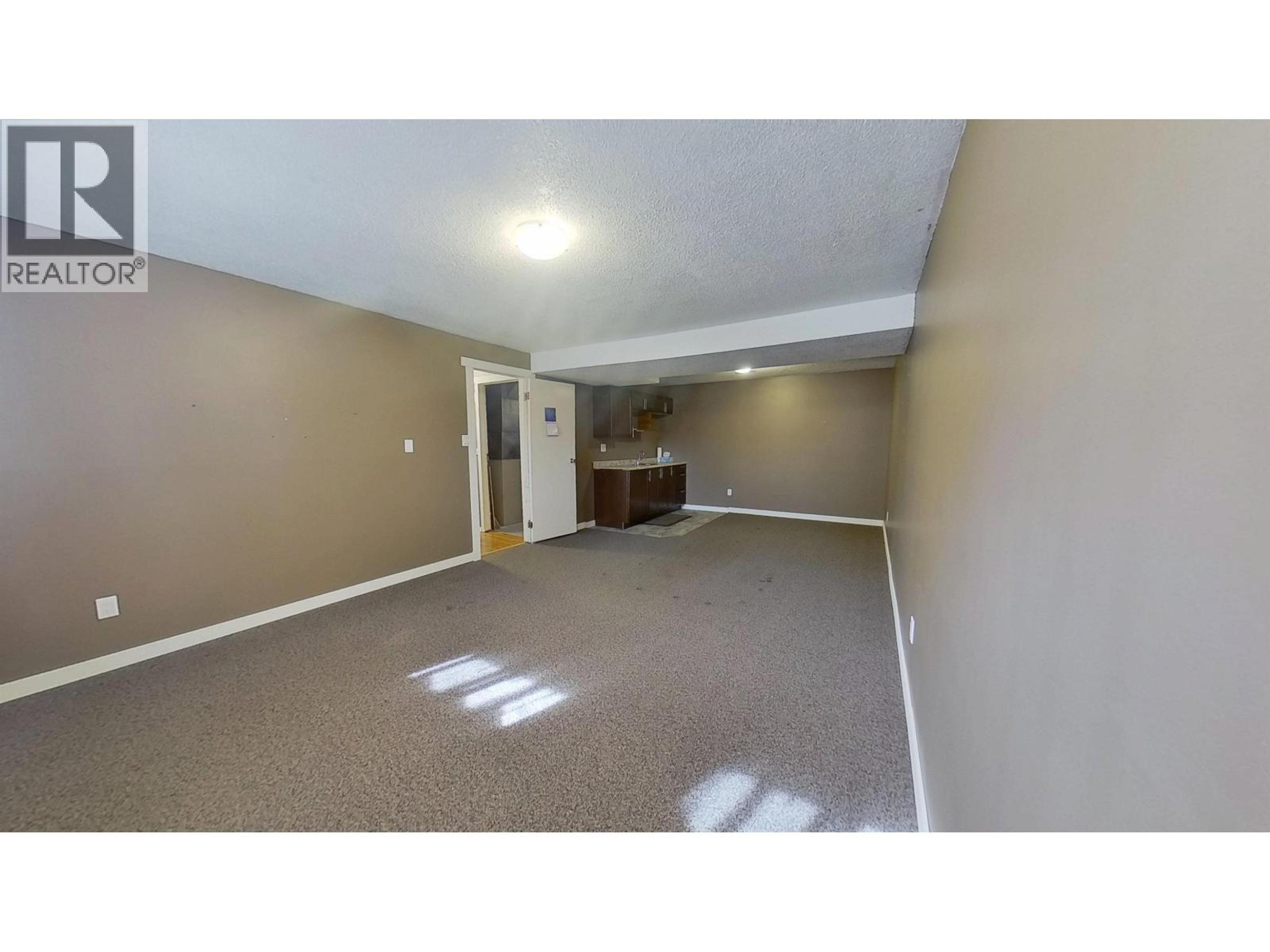 679 JONES STREET - 32