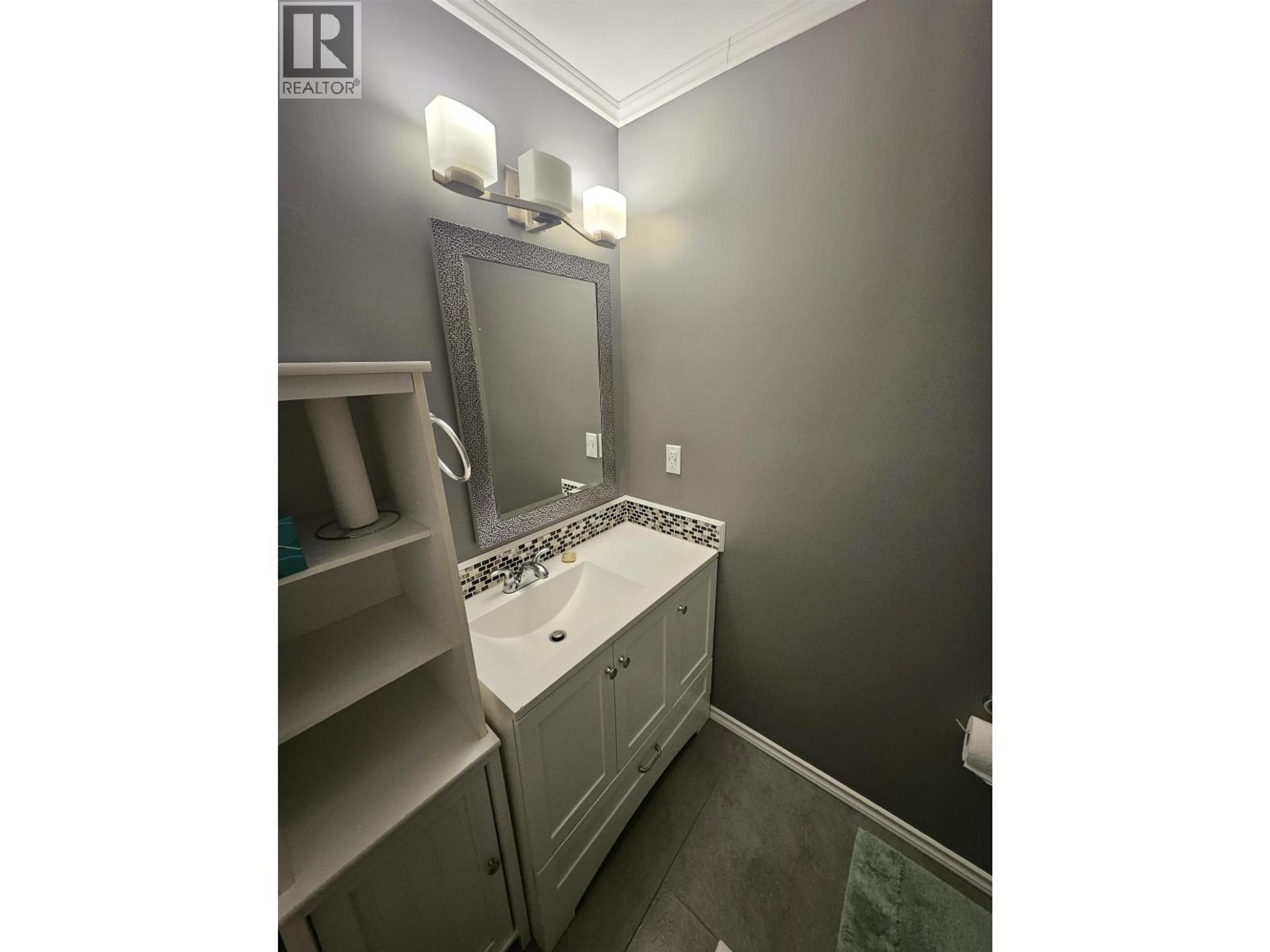 679 JONES STREET - 22