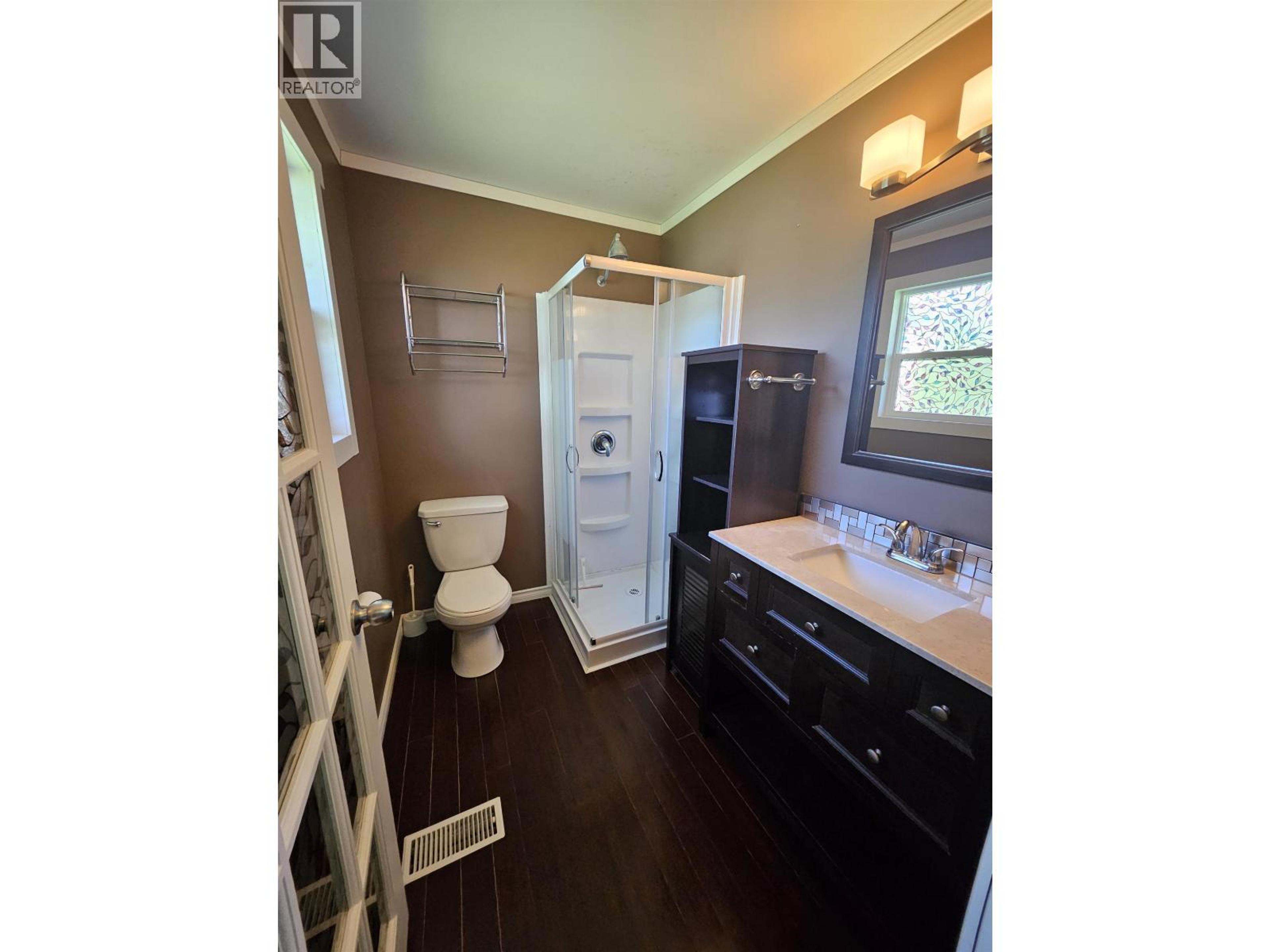 679 JONES STREET - 27