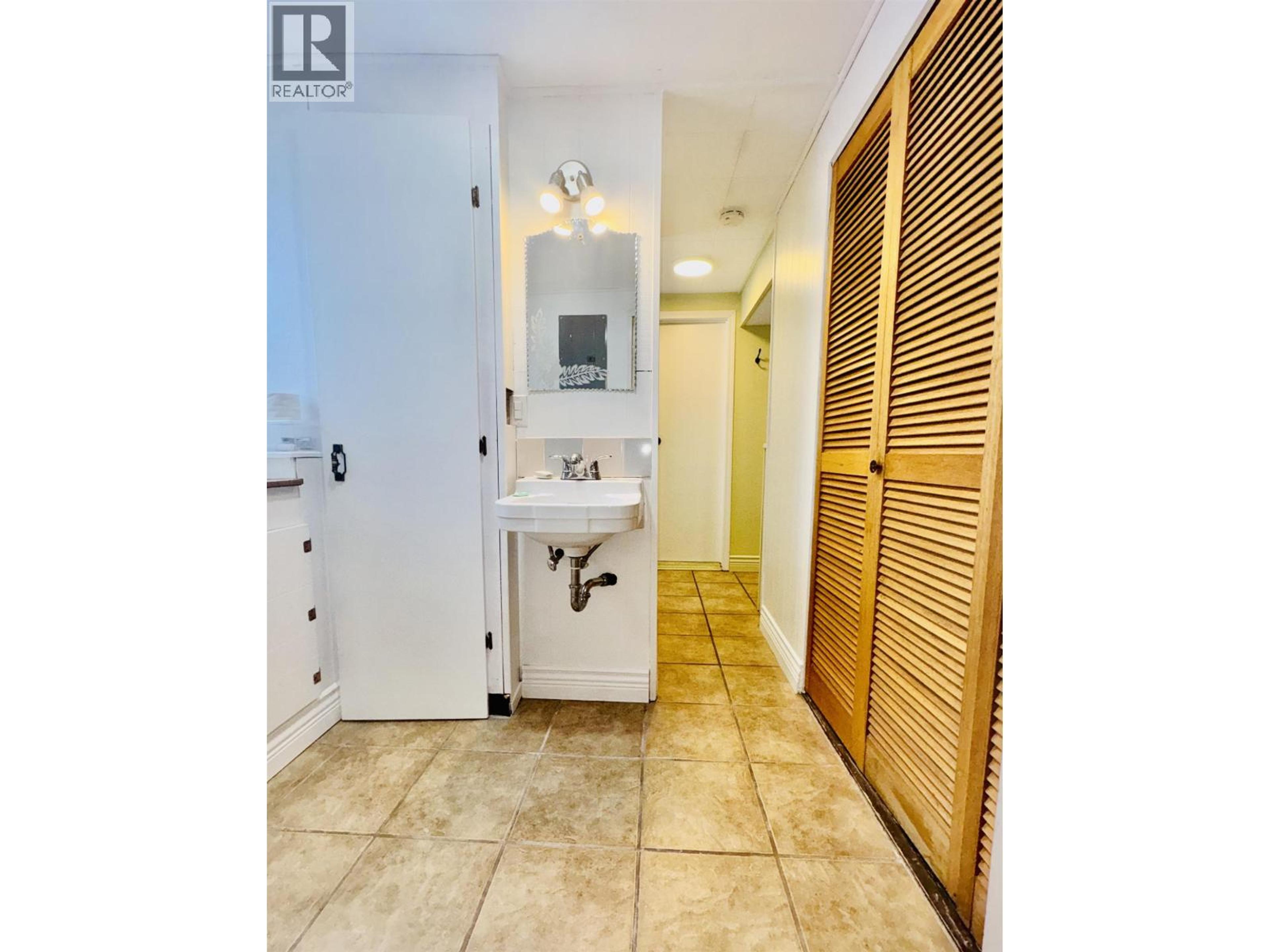 13 WREN STREET - Image 4