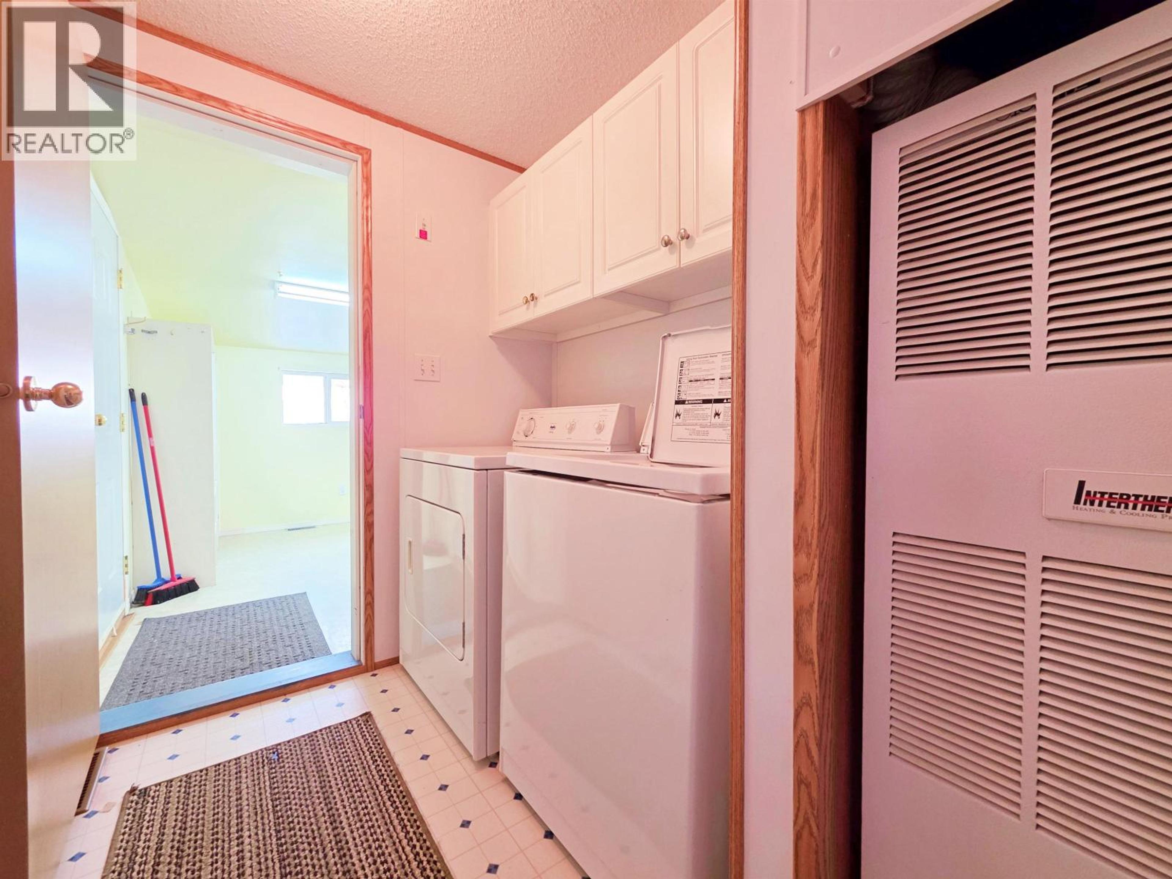 #11 2121 BALSAM AVENUE - 18