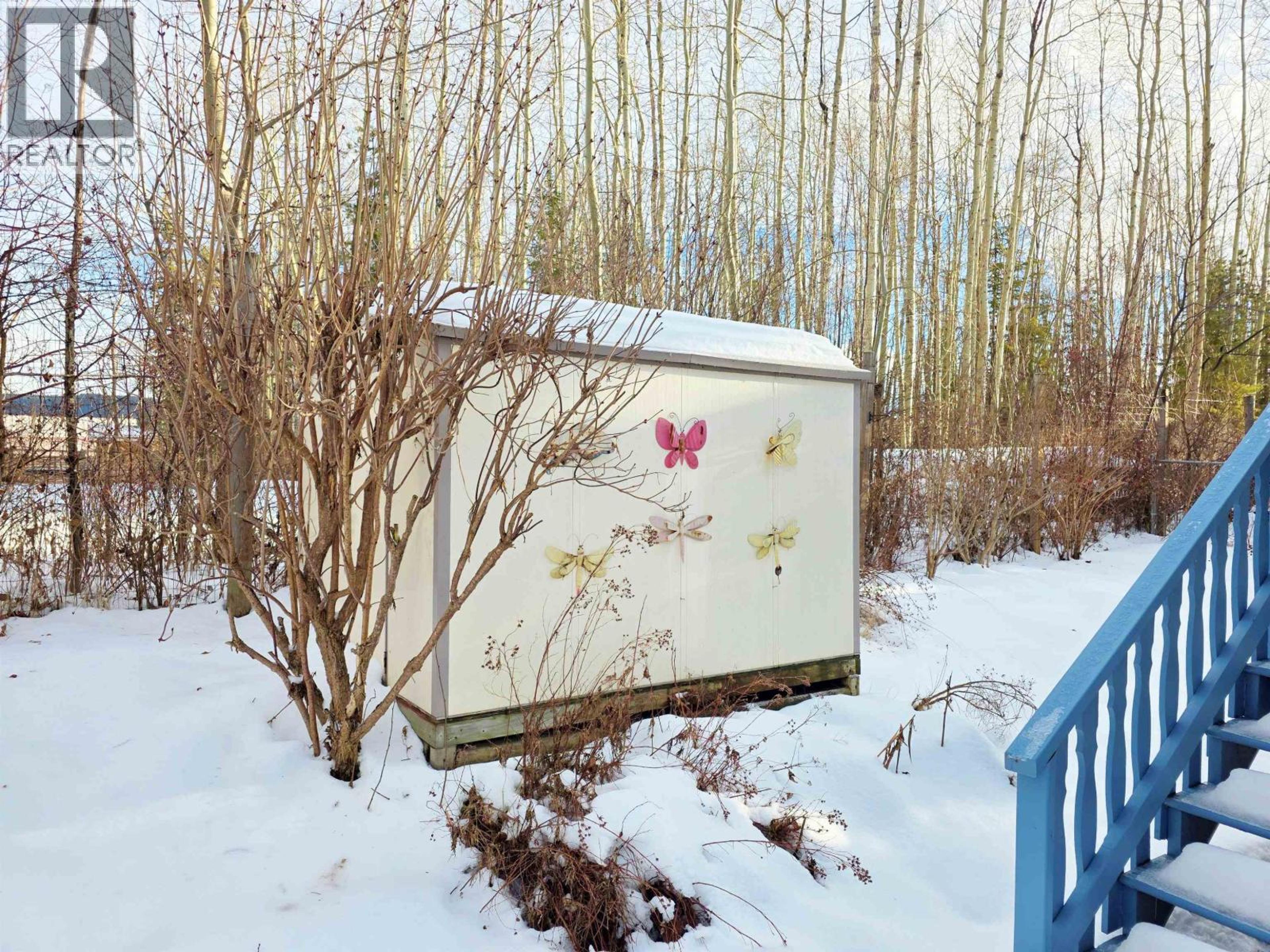 #11 2121 BALSAM AVENUE - 22