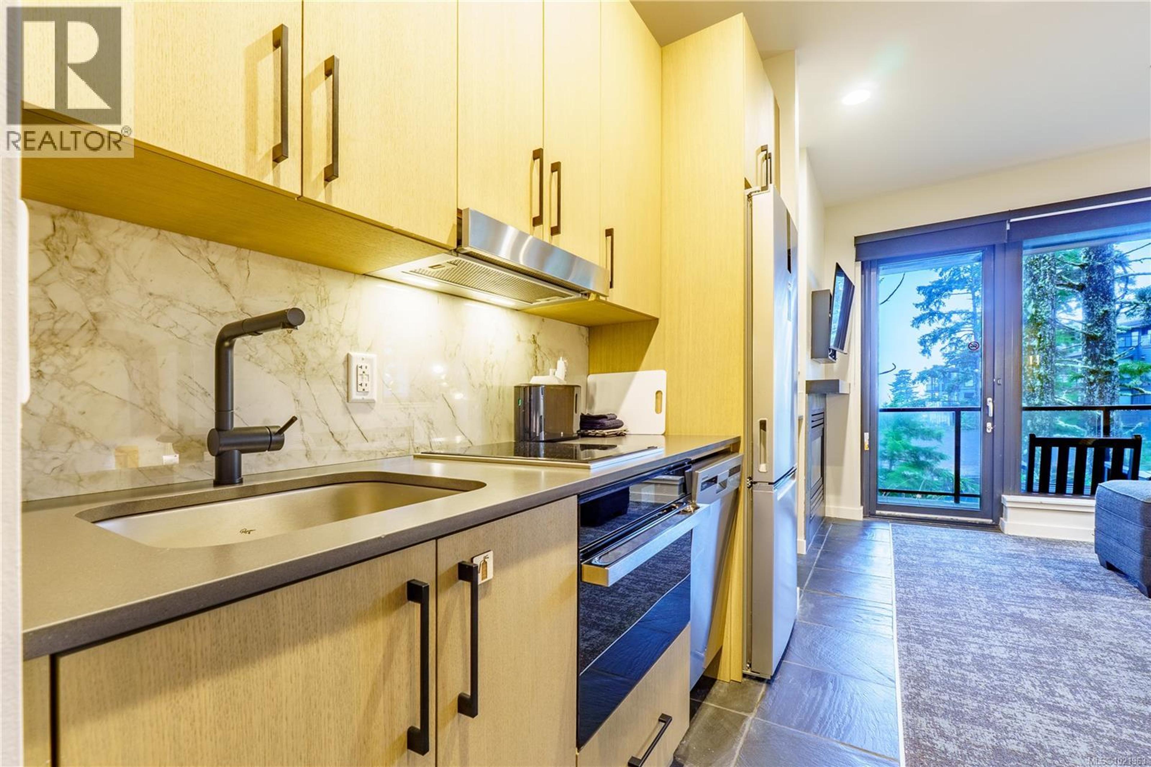 #1202 596 MARINE DR - 10