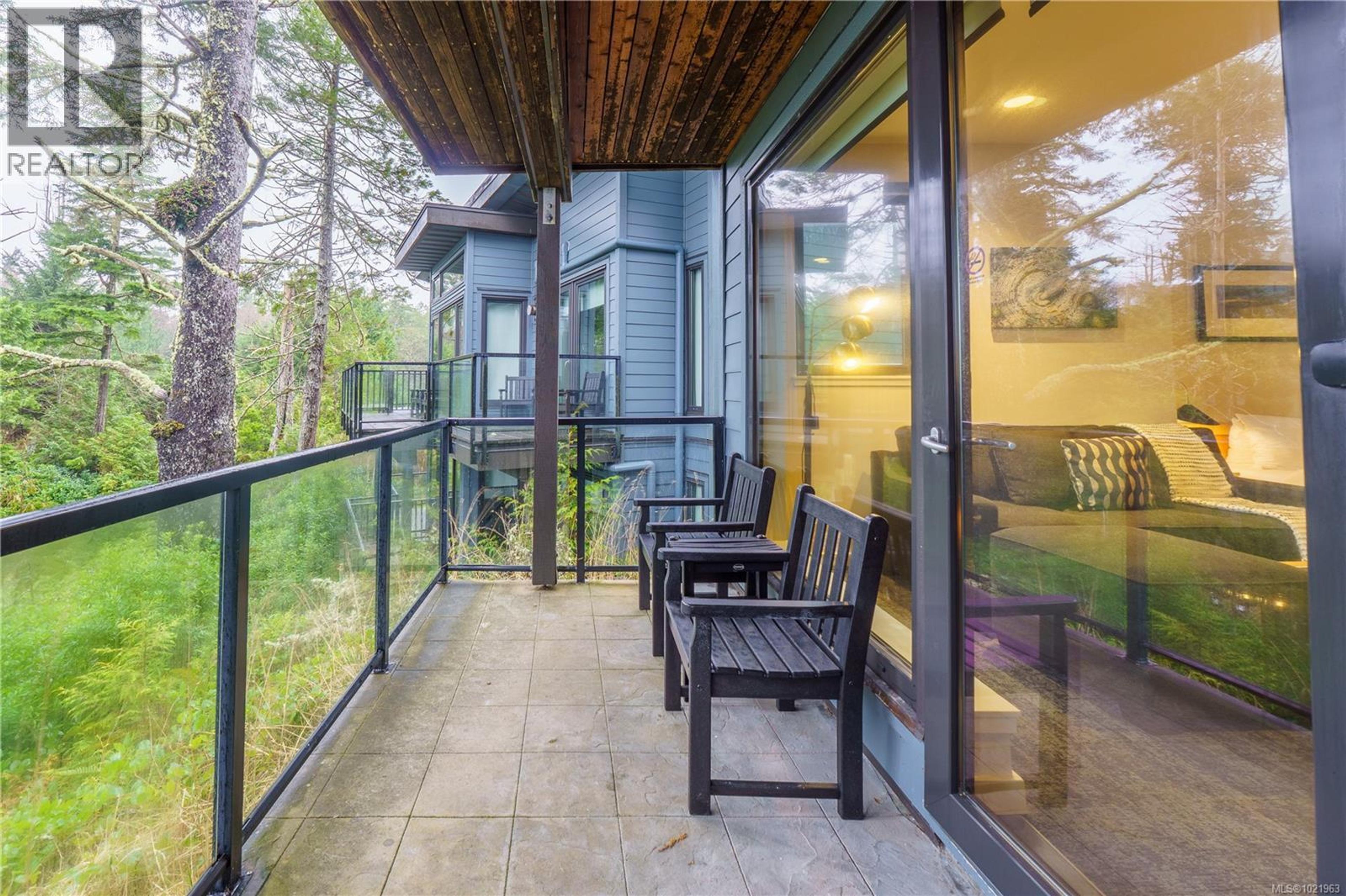 #1202 596 MARINE DR - 16