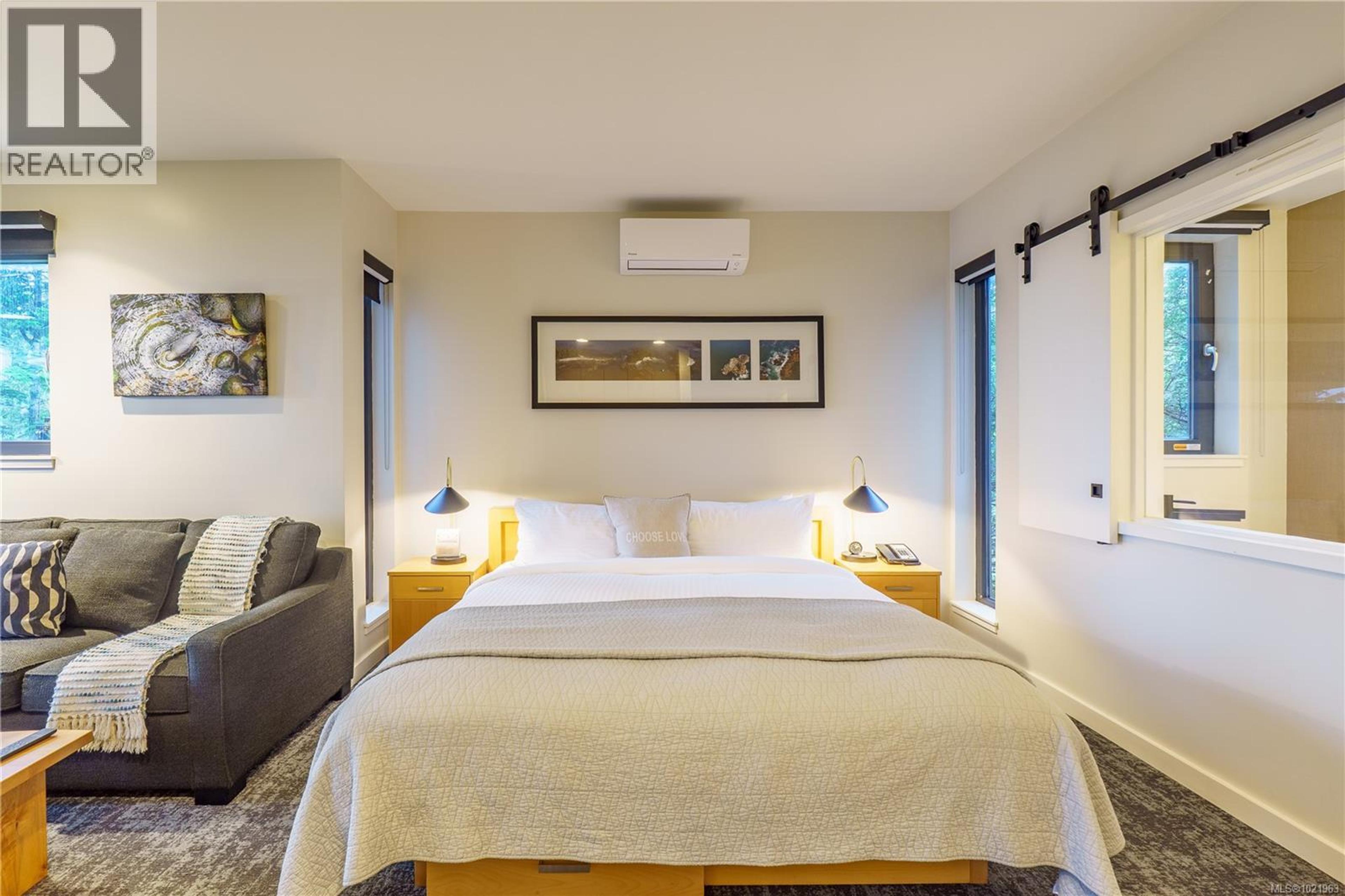 #1202 596 MARINE DR - Image 3