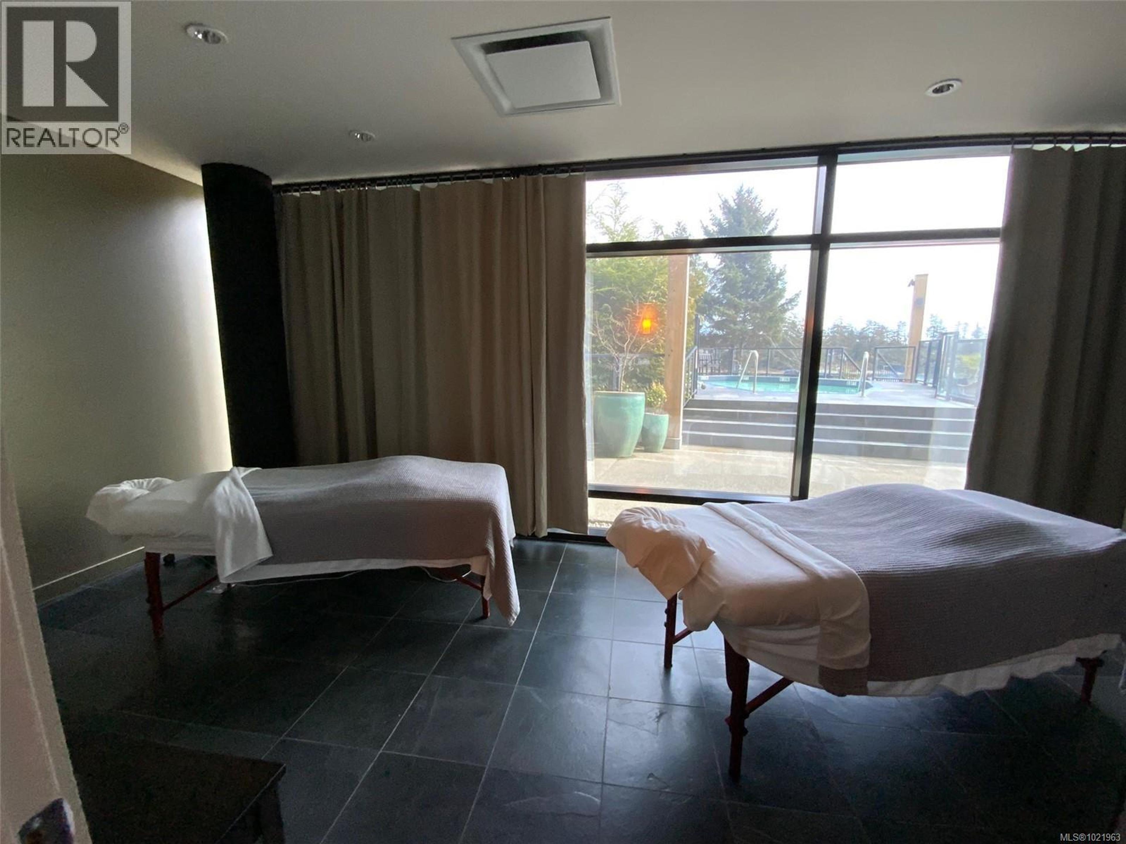 #1202 596 MARINE DR - 36