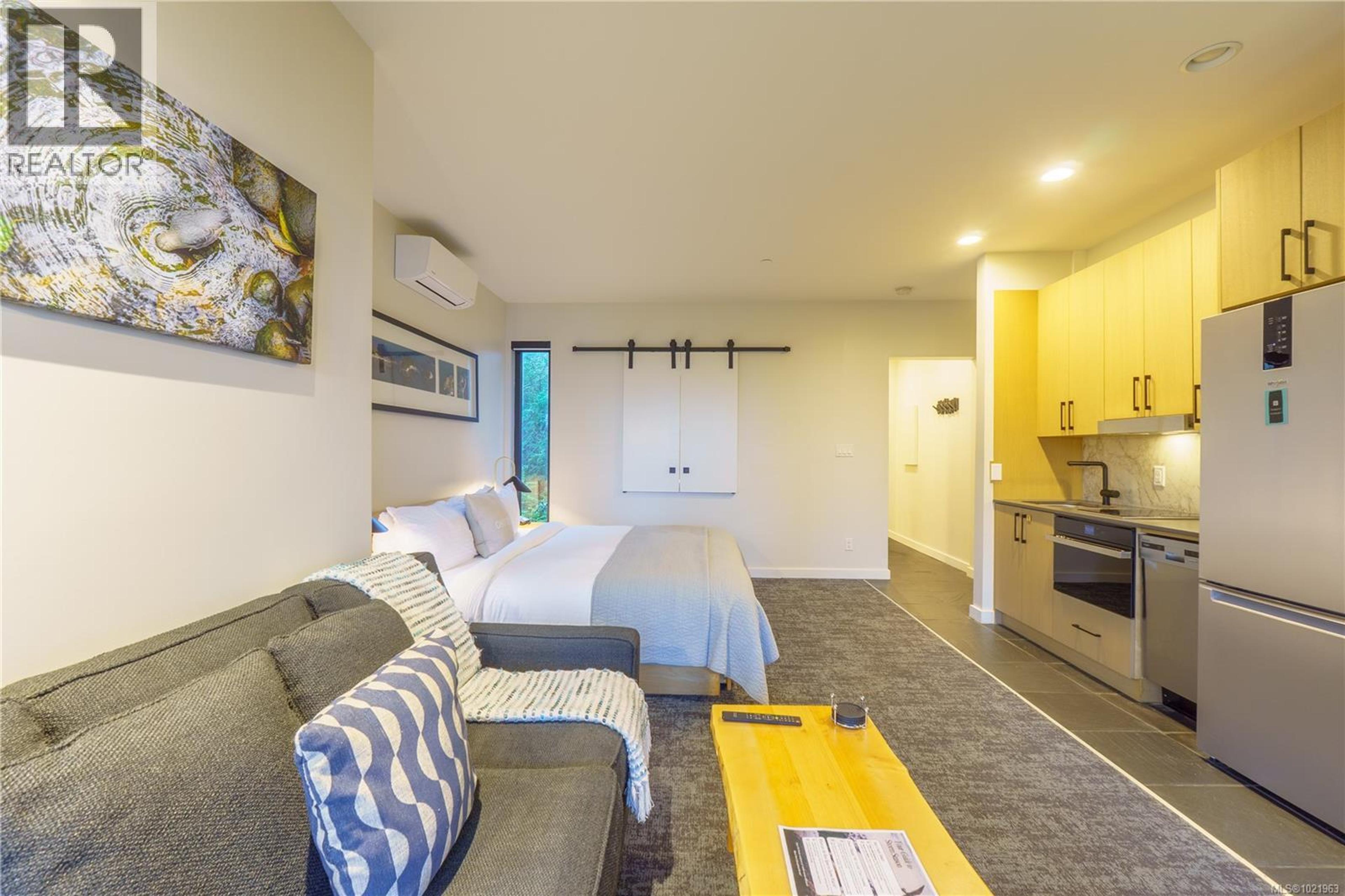 #1202 596 MARINE DR - 4