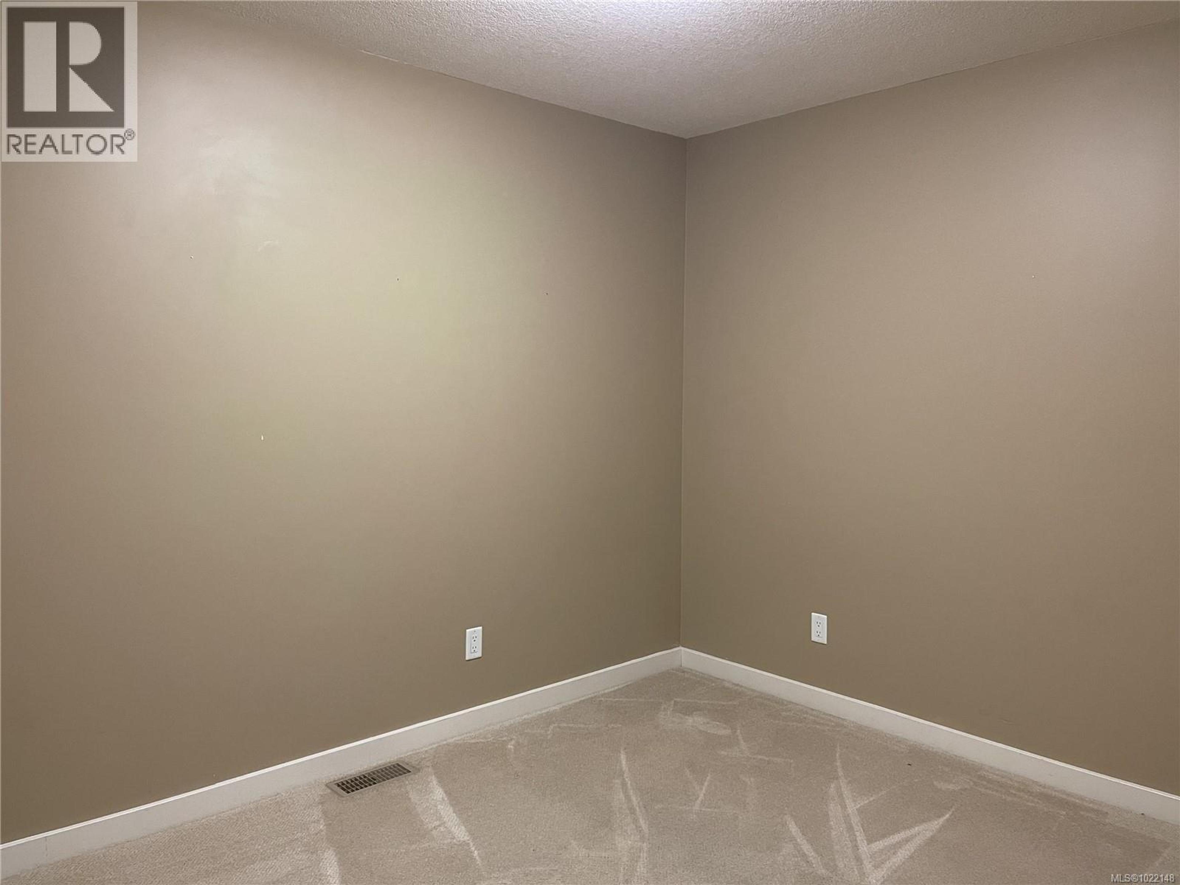 #2 3774 12TH AVE - 19