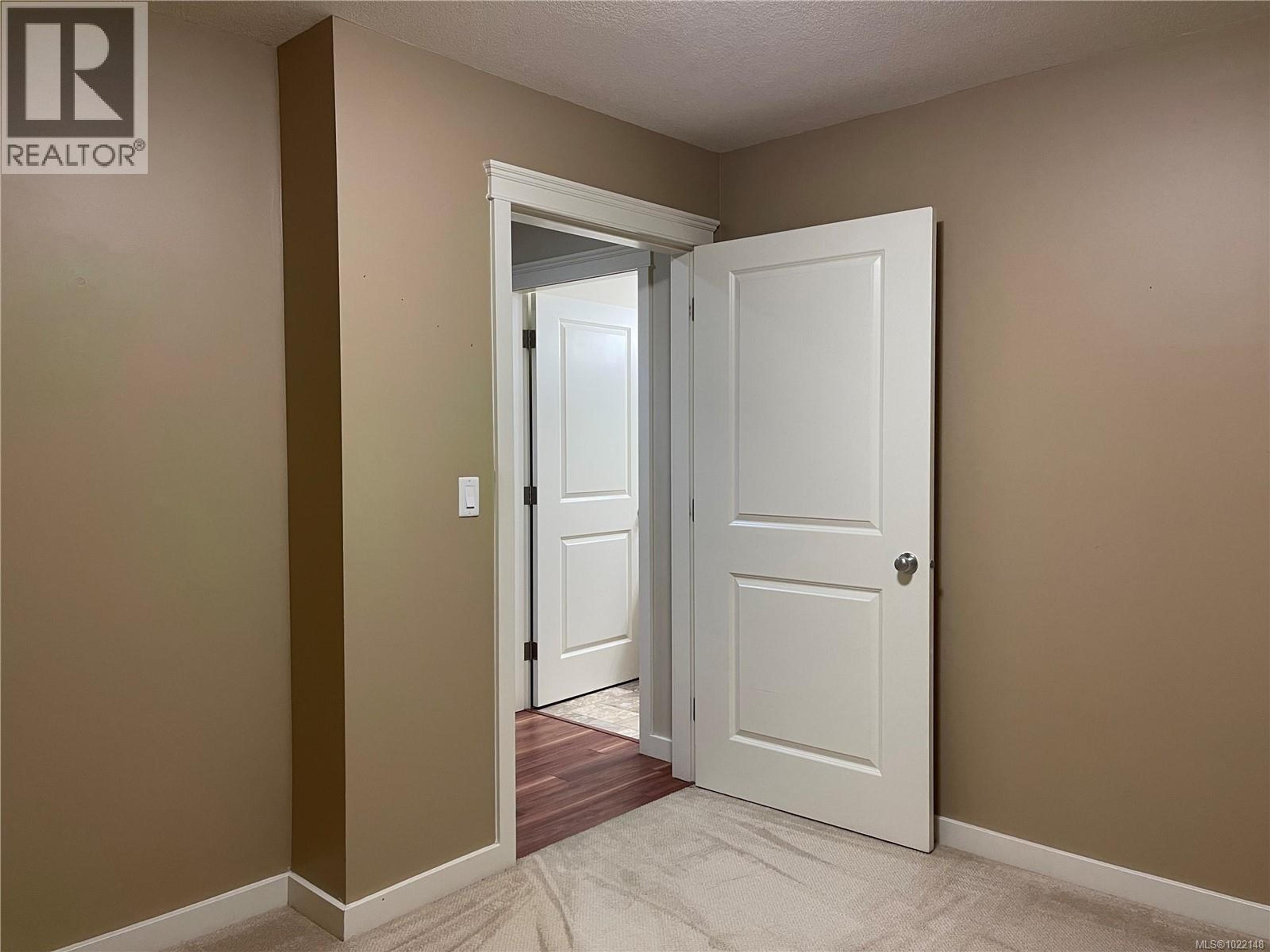 #2 3774 12TH AVE - 20