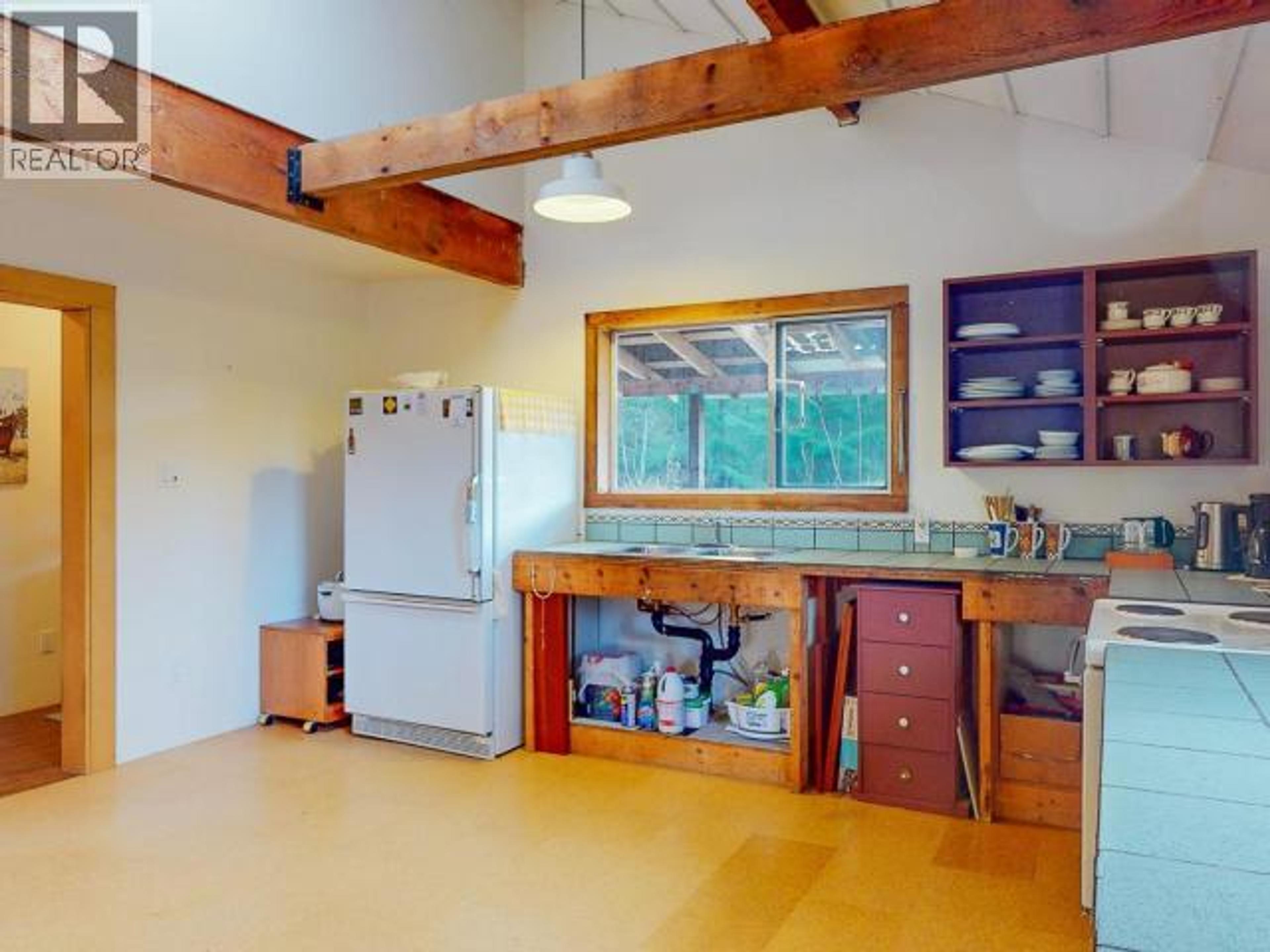 6080 SHELTER POINT ROAD - 7