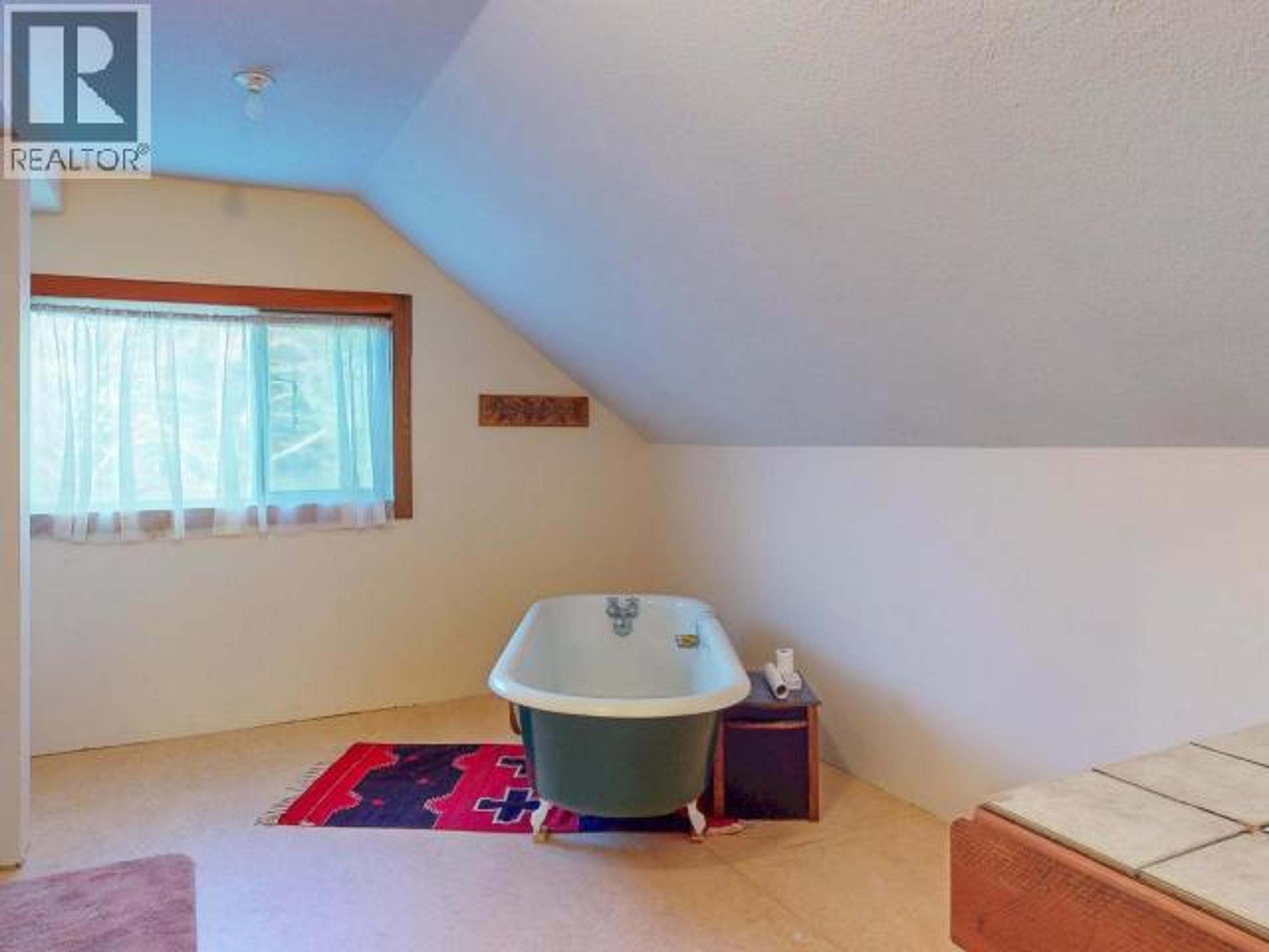 6080 SHELTER POINT ROAD - 19