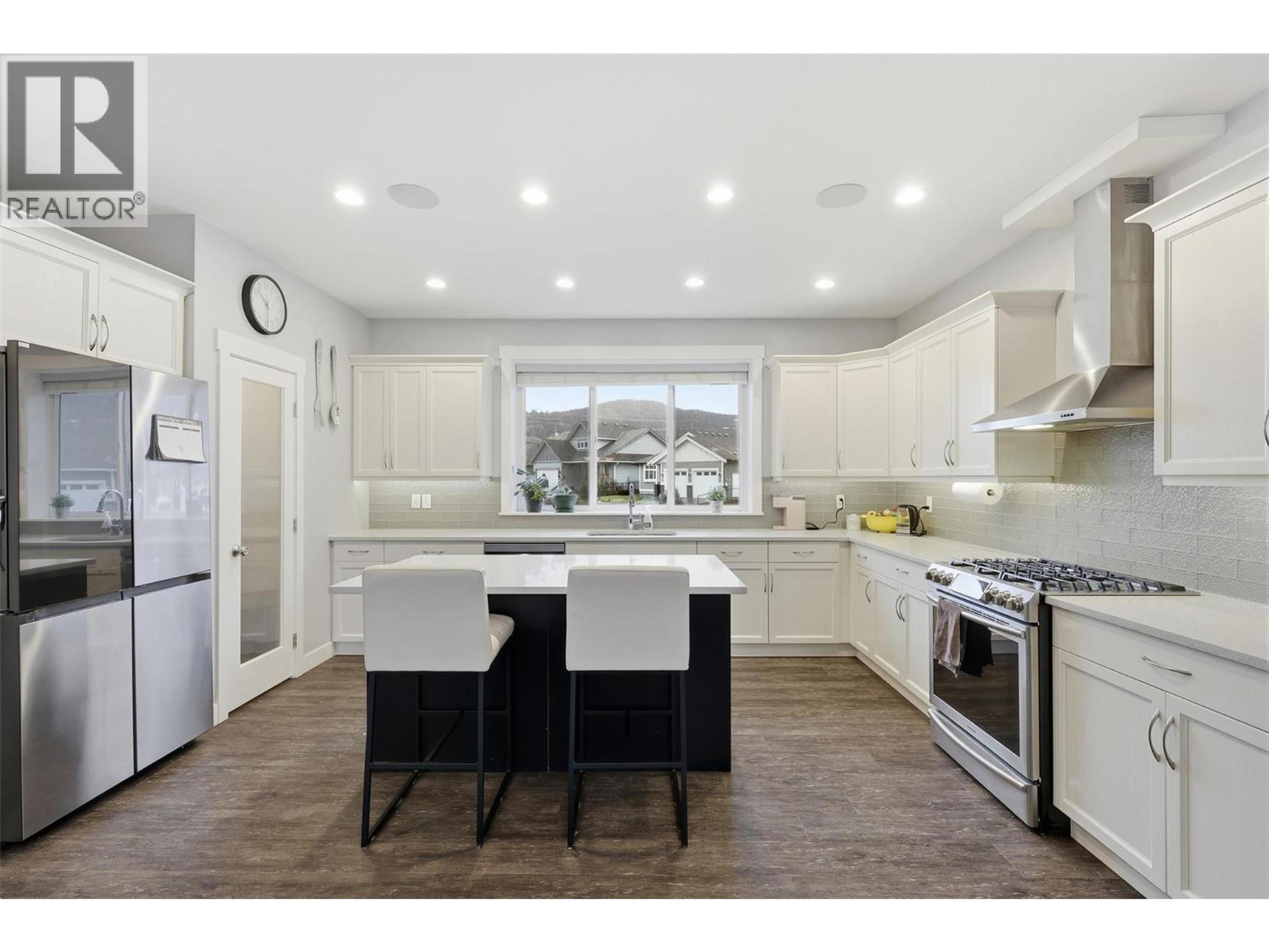 3005 MILLER COURT - 10