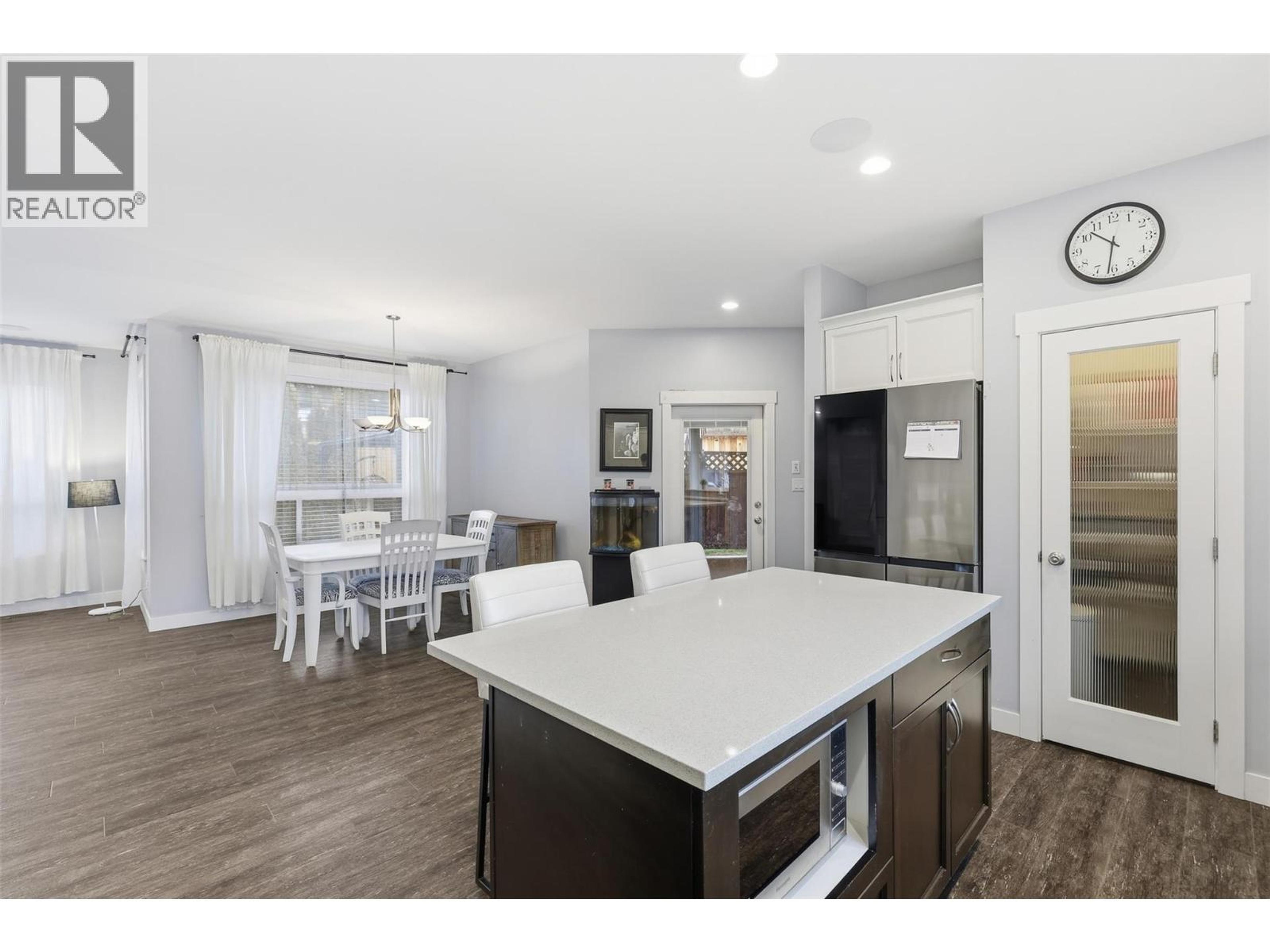 3005 MILLER COURT - 13