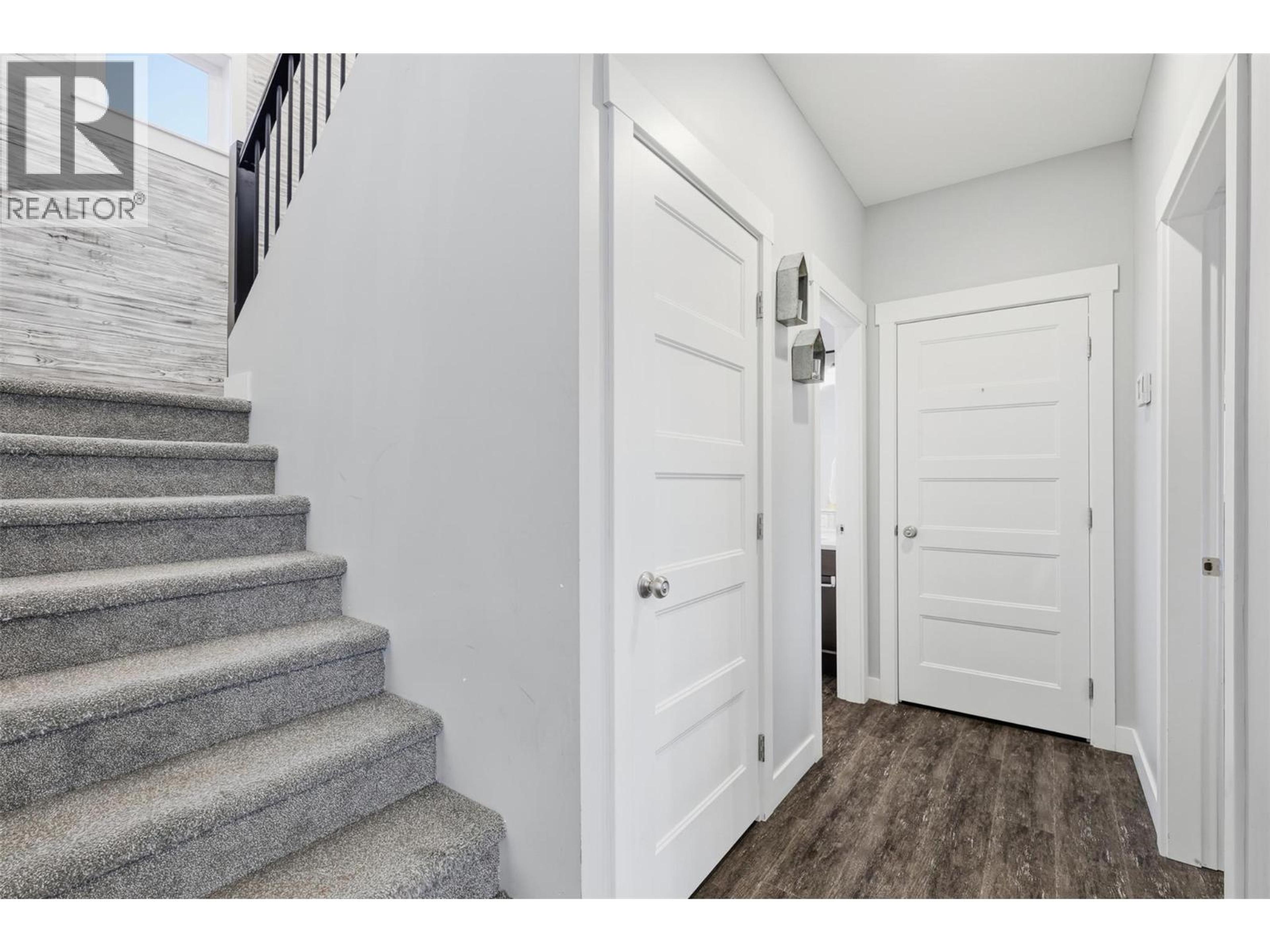 3005 MILLER COURT - 26