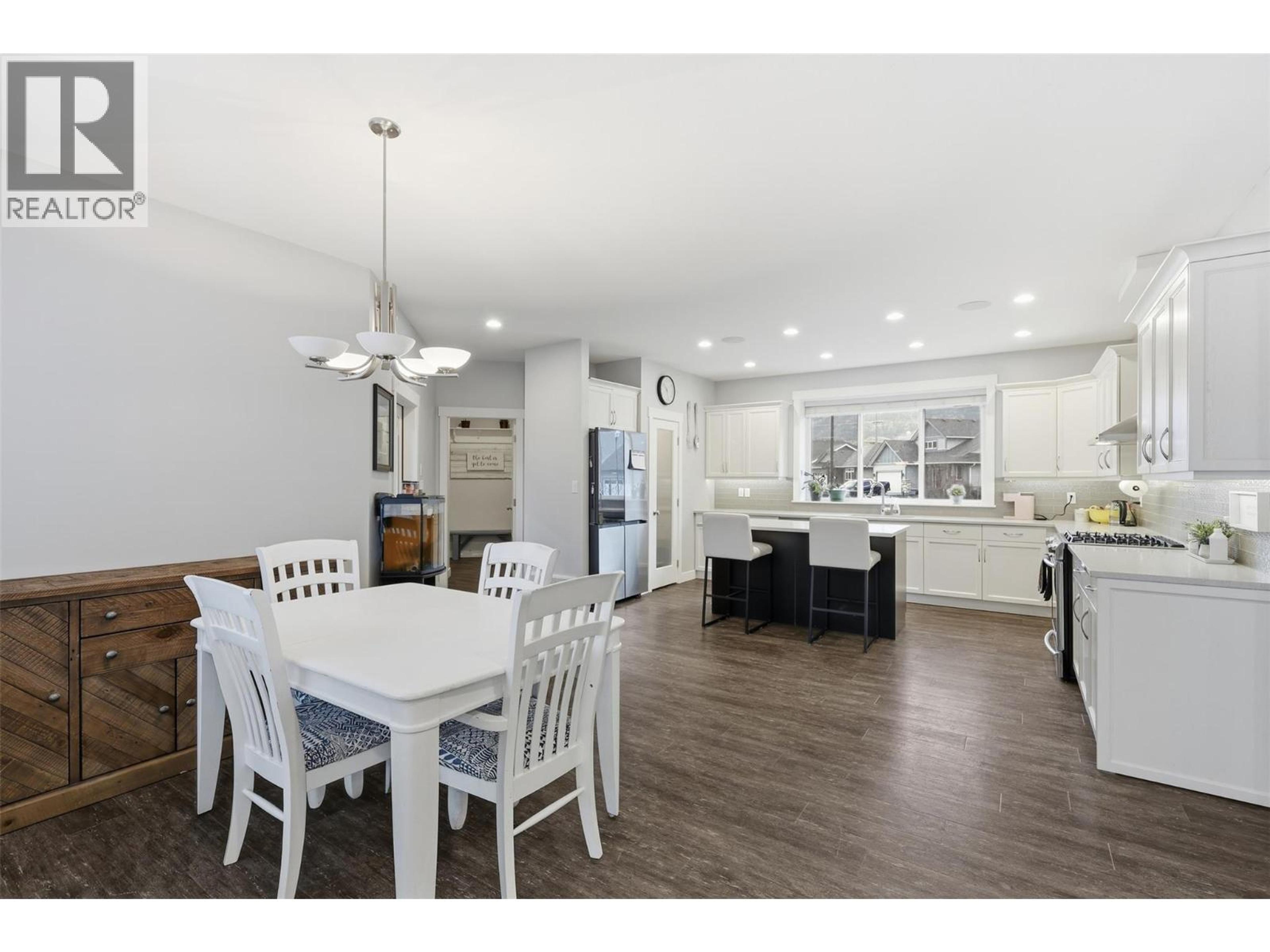 3005 MILLER COURT - 8