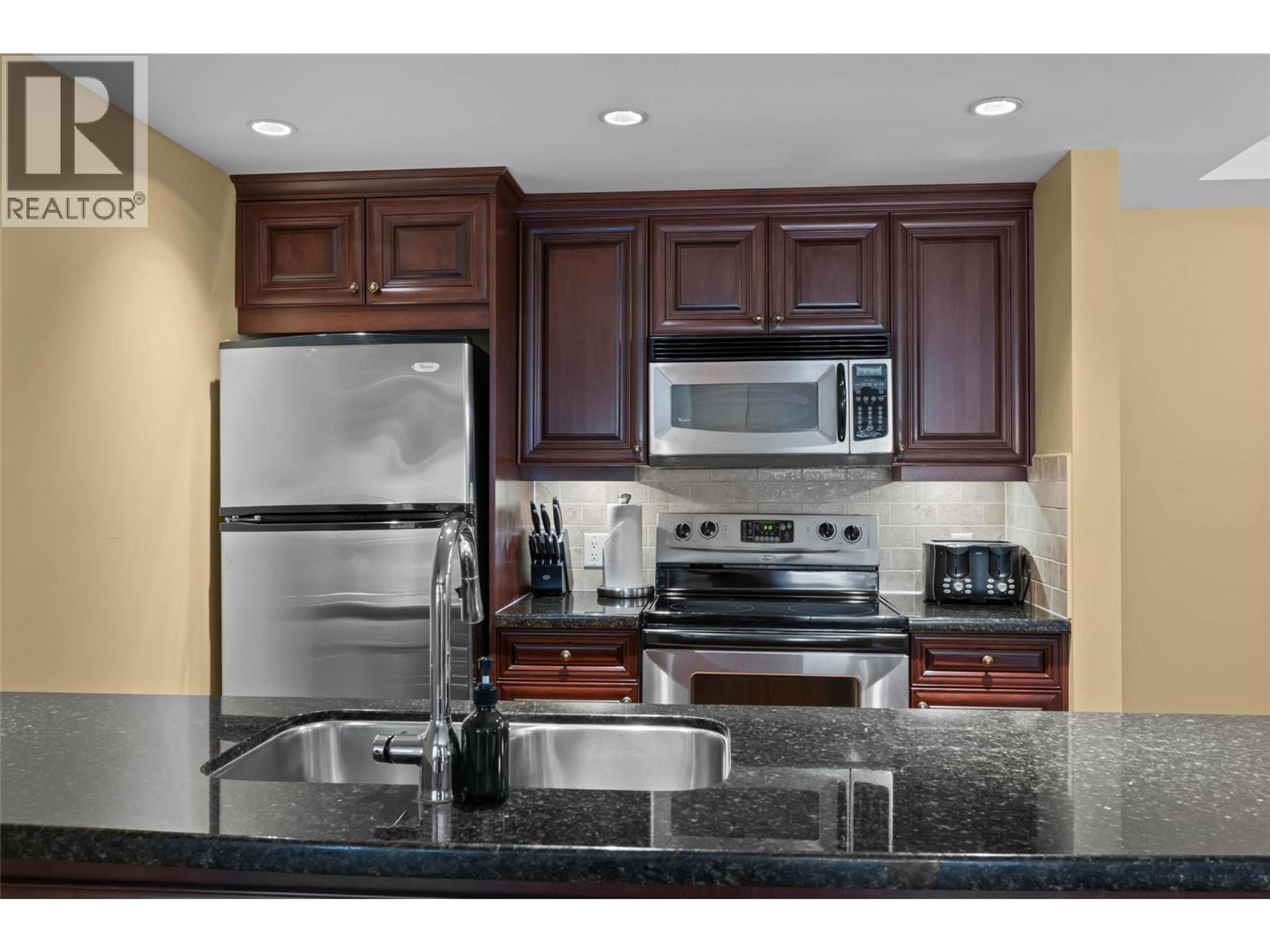 #1315C 3250 VILLAGE WAY - 10