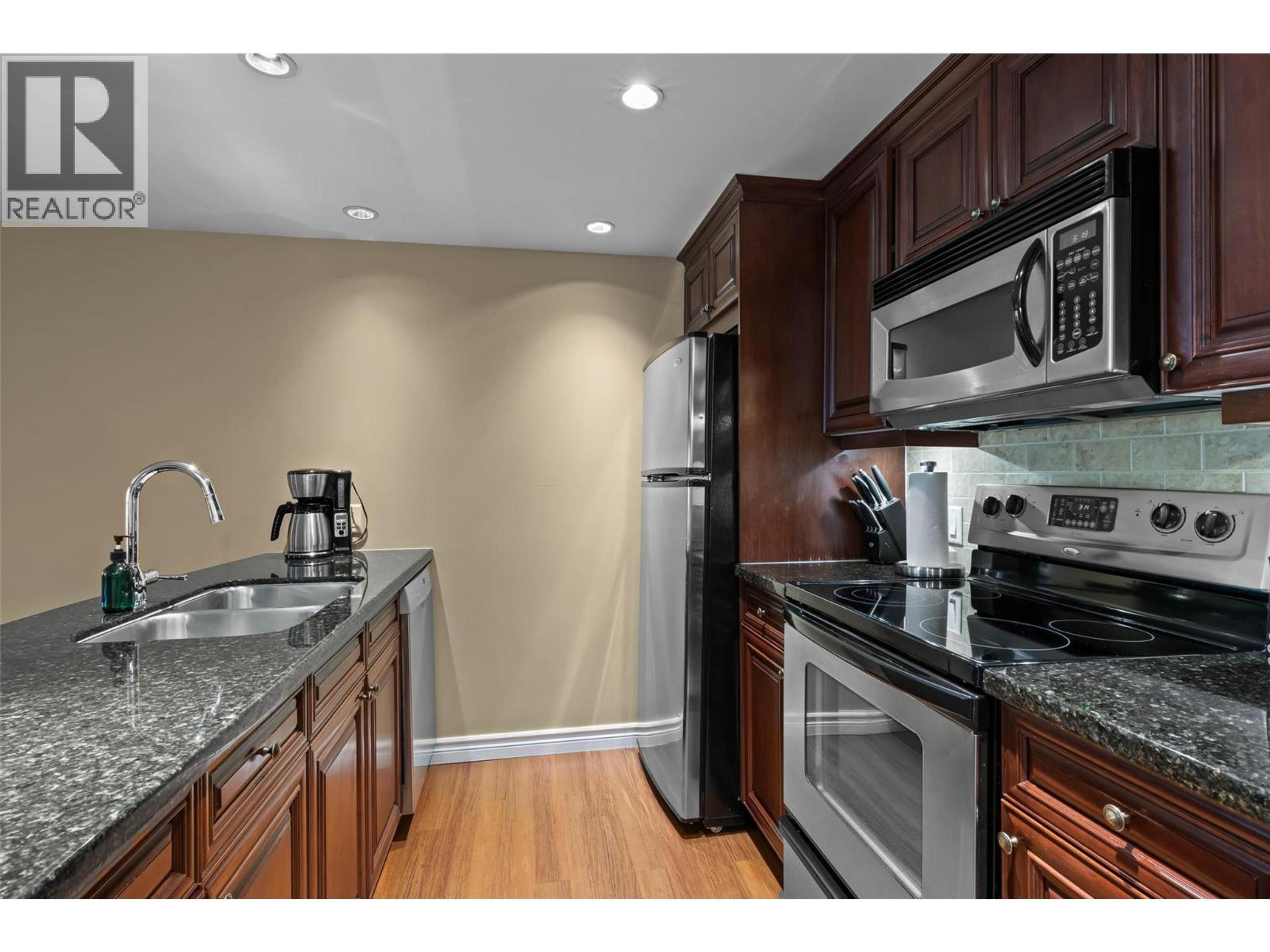 #1315C 3250 VILLAGE WAY - 11