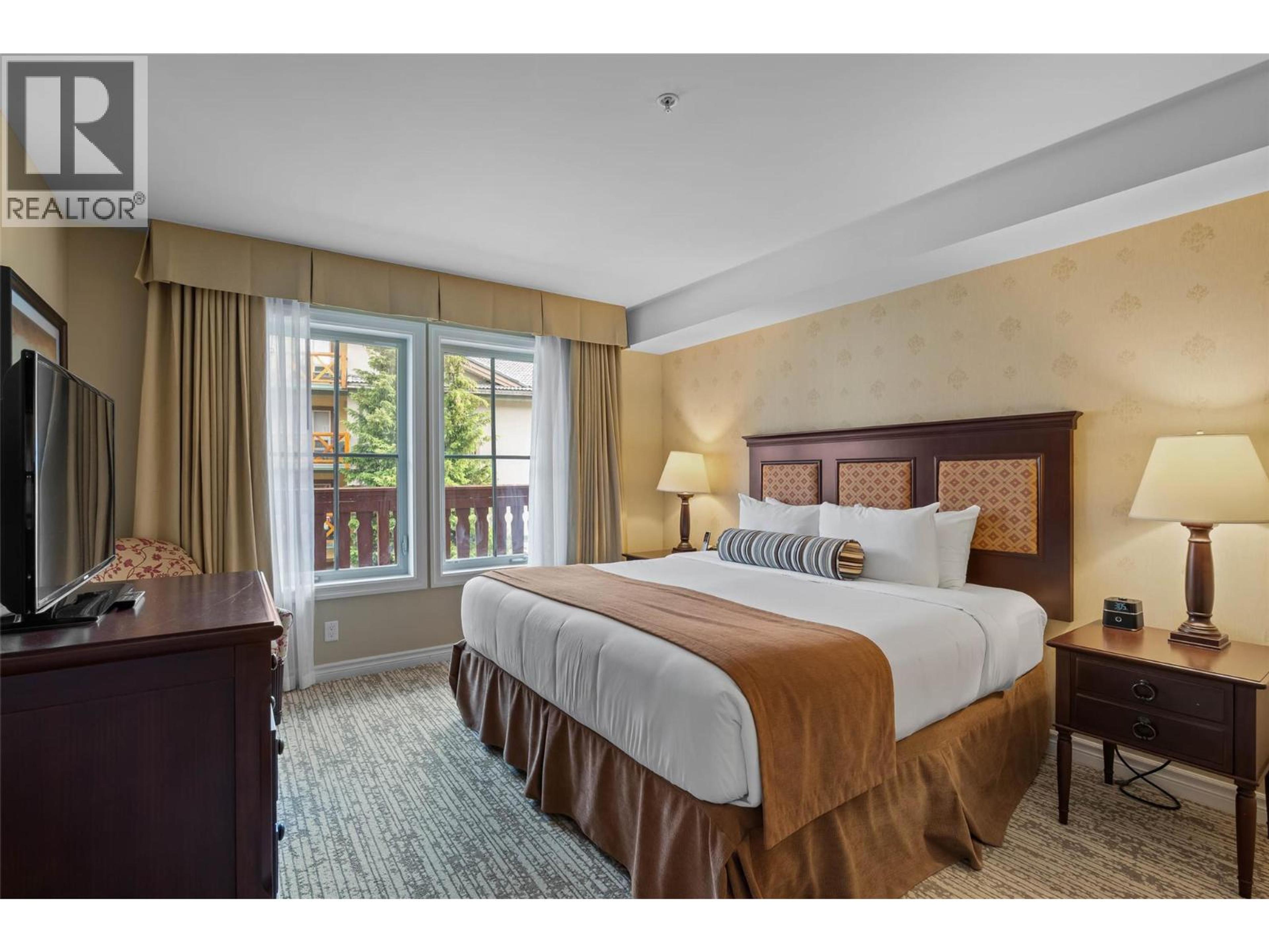 #1315C 3250 VILLAGE WAY - 13