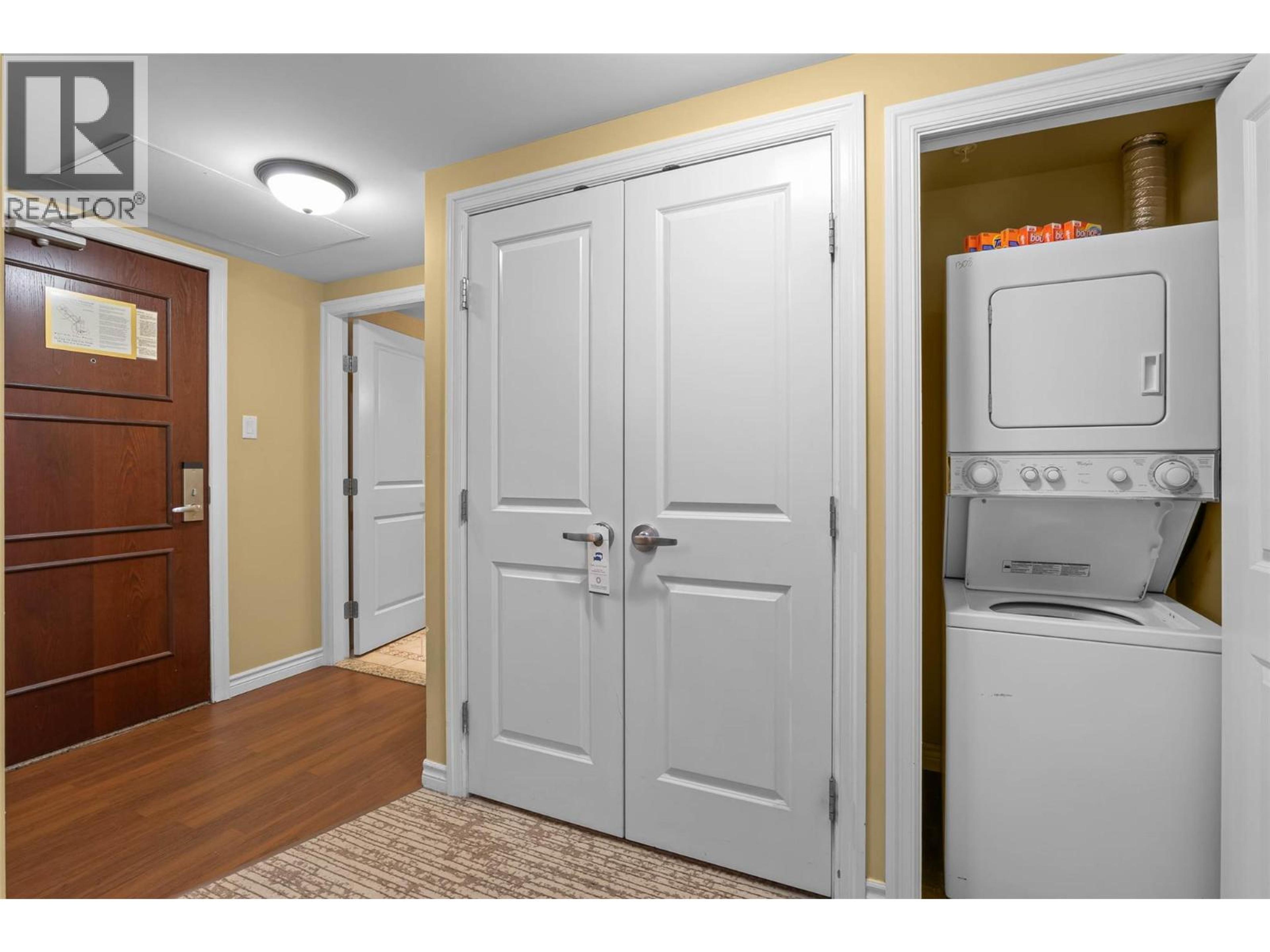 #1315C 3250 VILLAGE WAY - 18