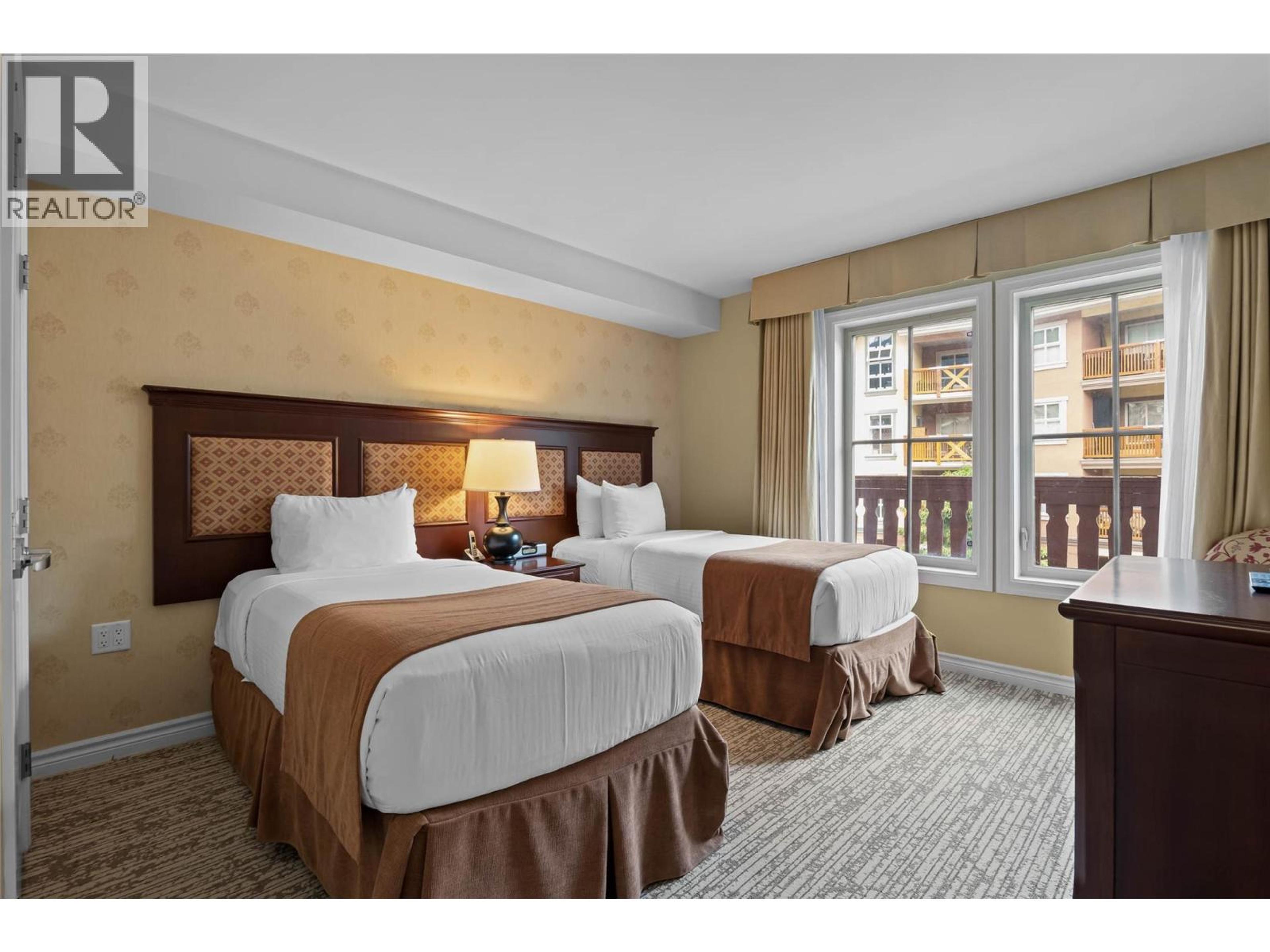 #1315C 3250 VILLAGE WAY - 20