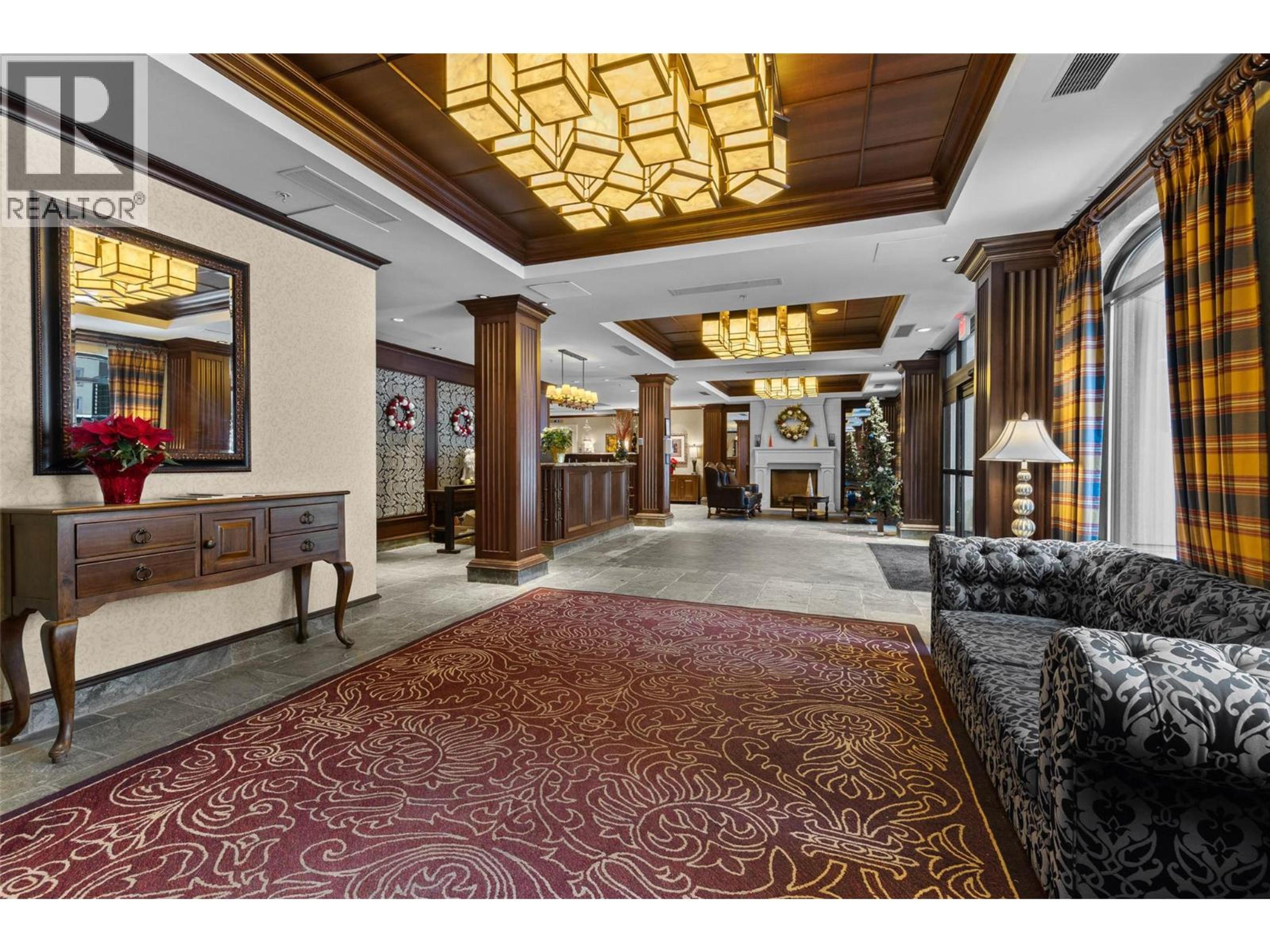 #1315C 3250 VILLAGE WAY - 21