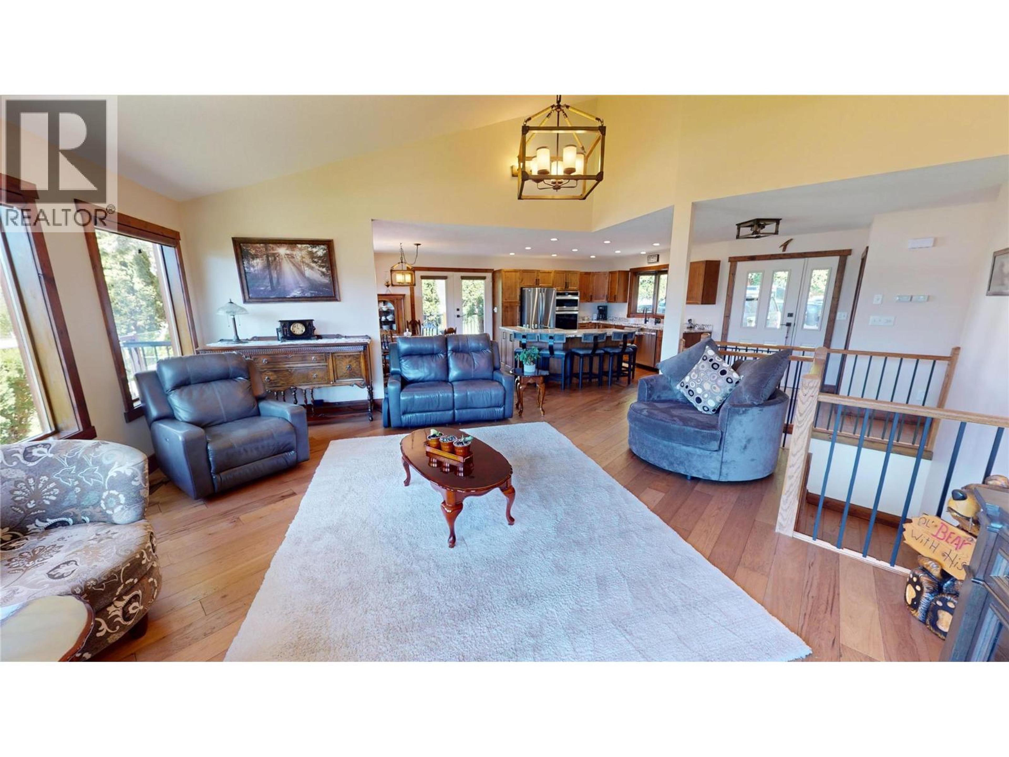 8380 RICHARDSON CRESCENT - 19