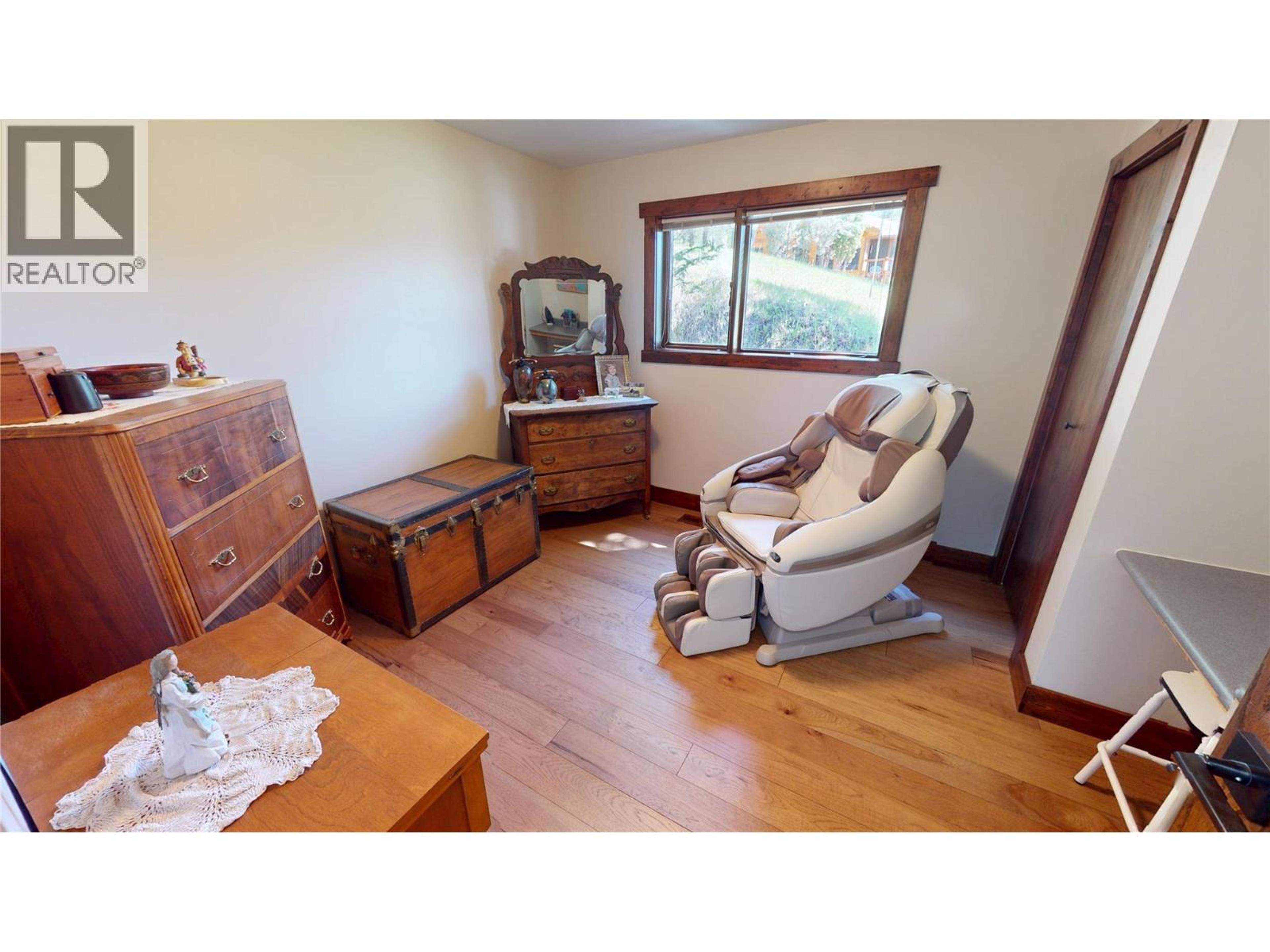 8380 RICHARDSON CRESCENT - 23