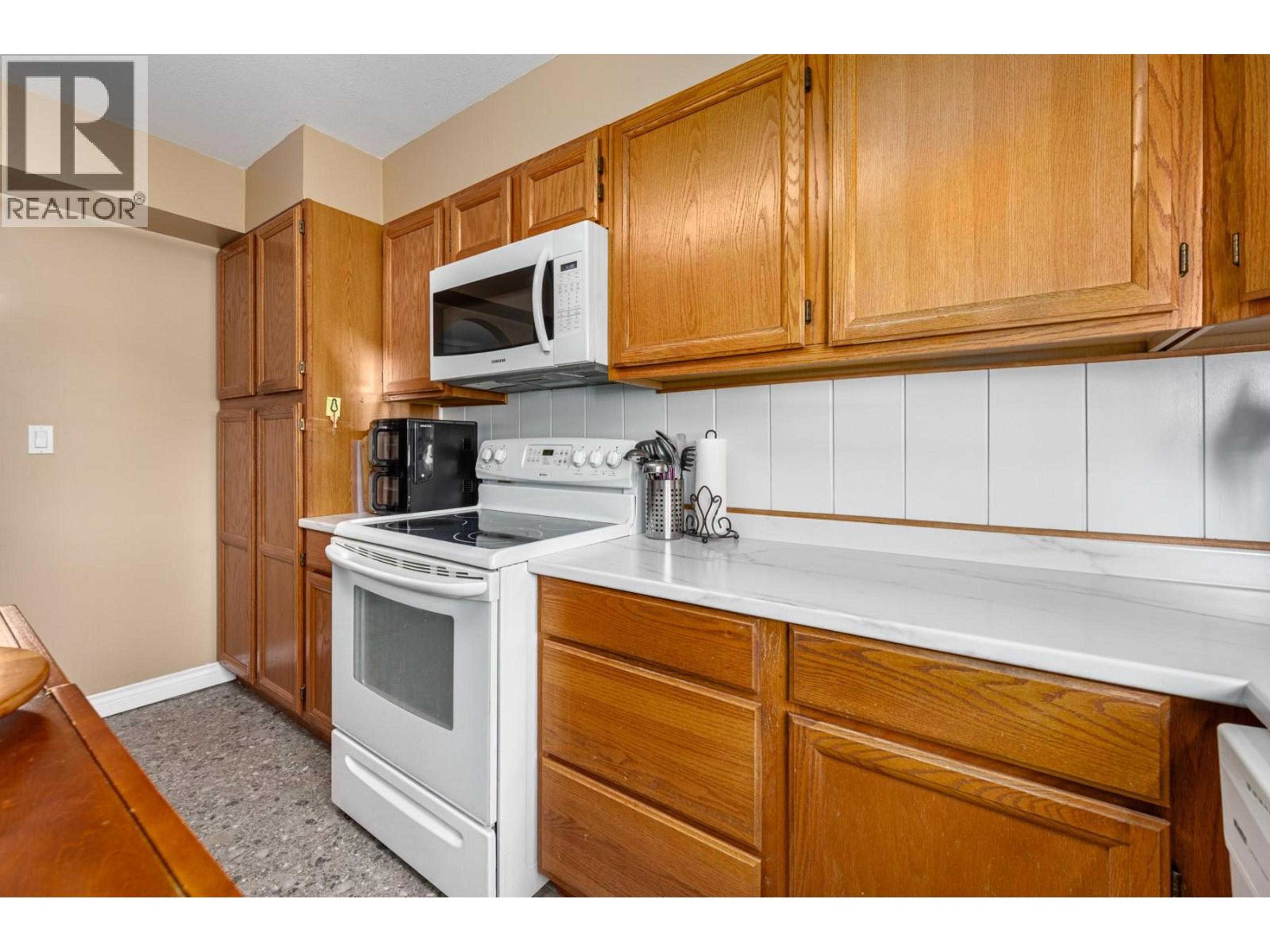 #211 825 HILL STREET - 11