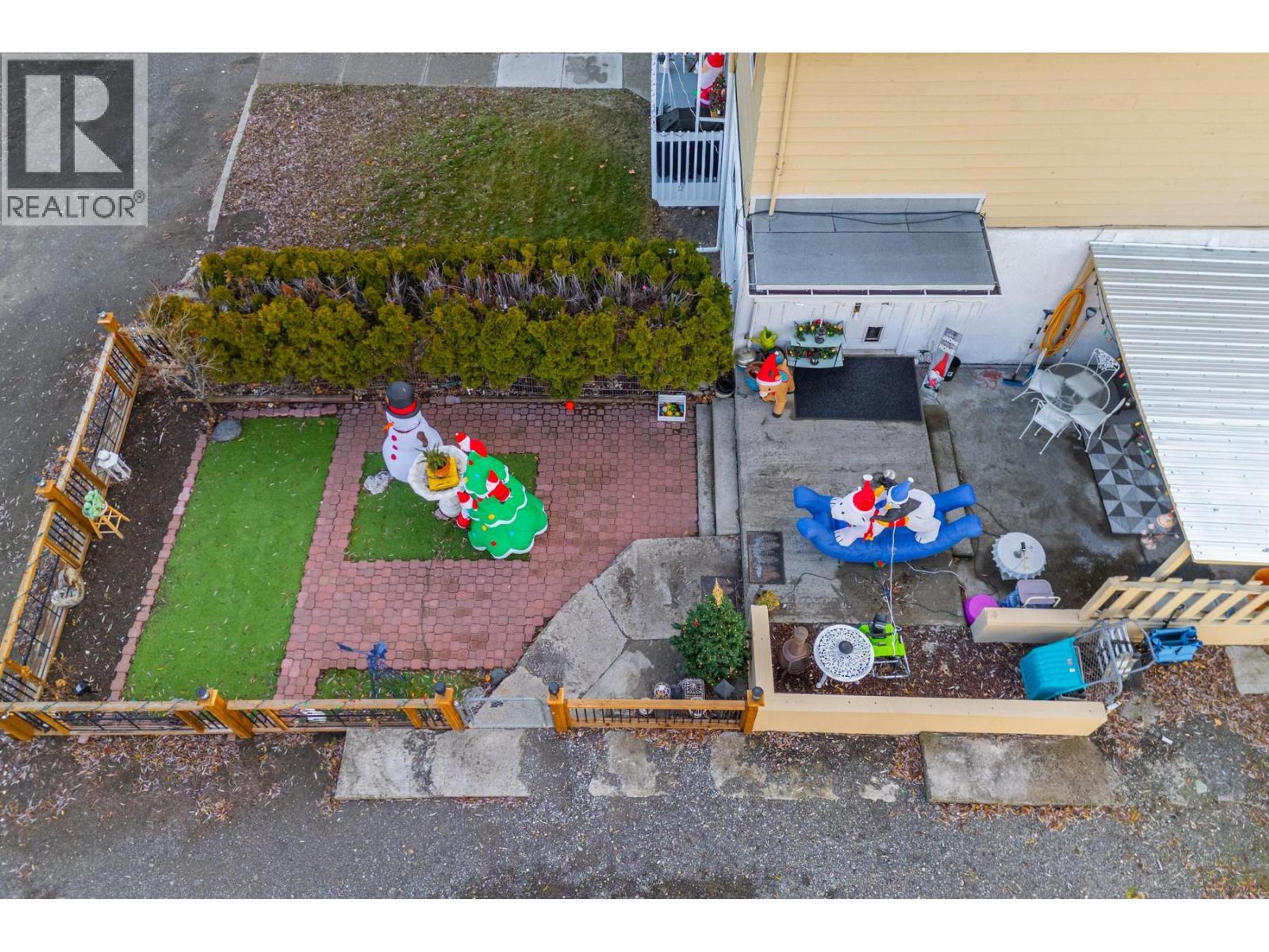 #211 825 HILL STREET - 5