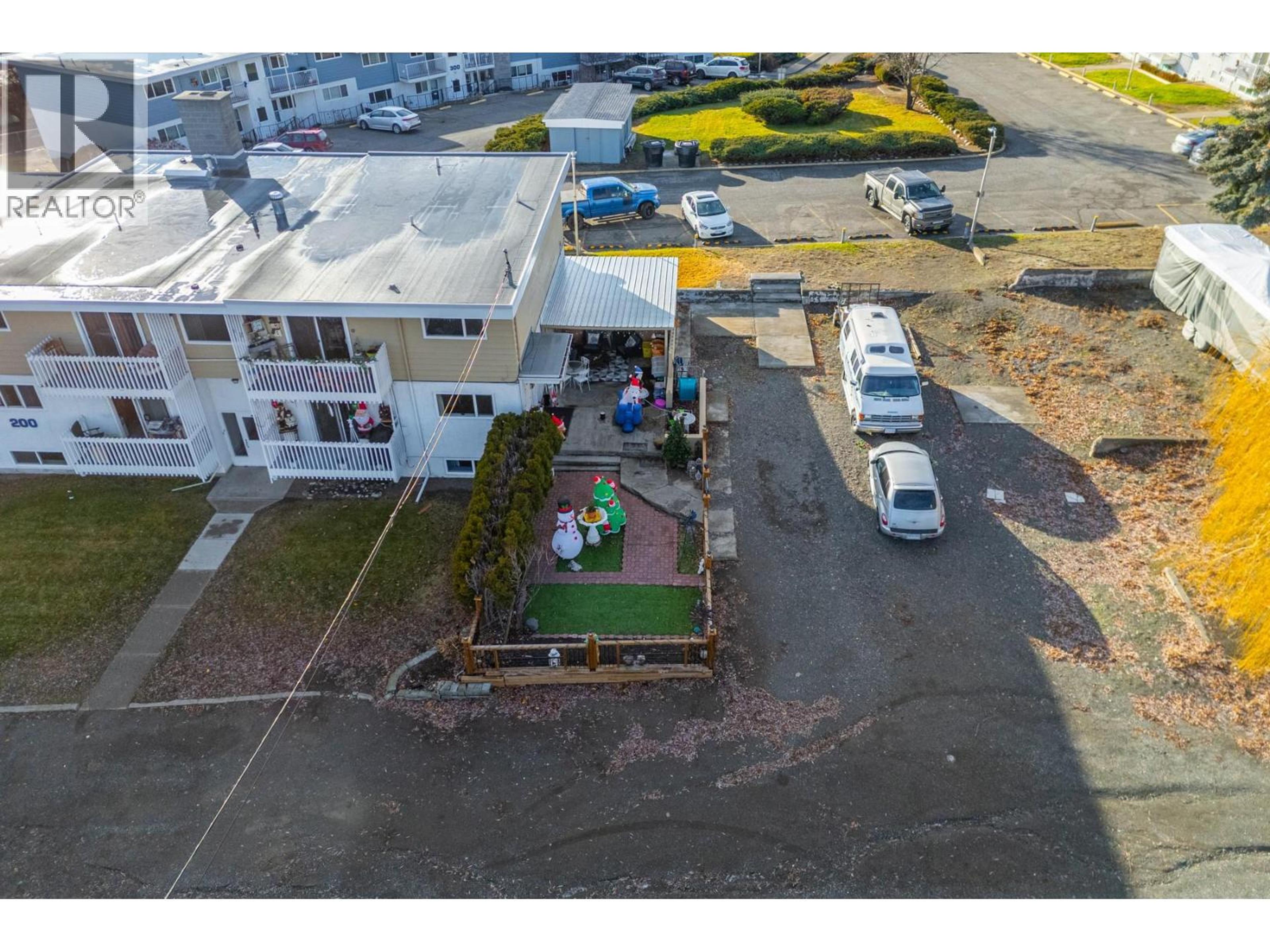 #211 825 HILL STREET - 40