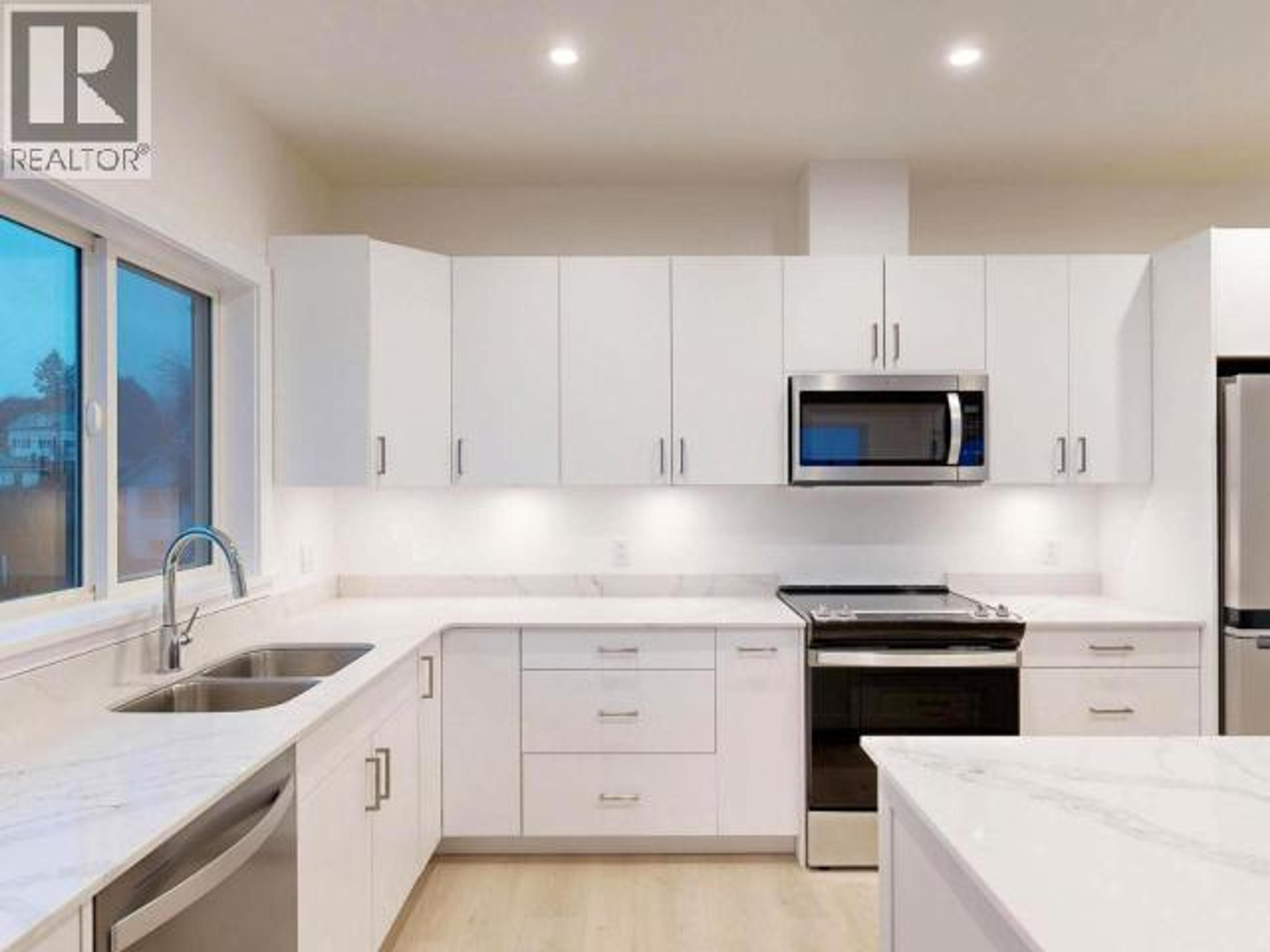 #C201 6900 BURNABY STREET - 11