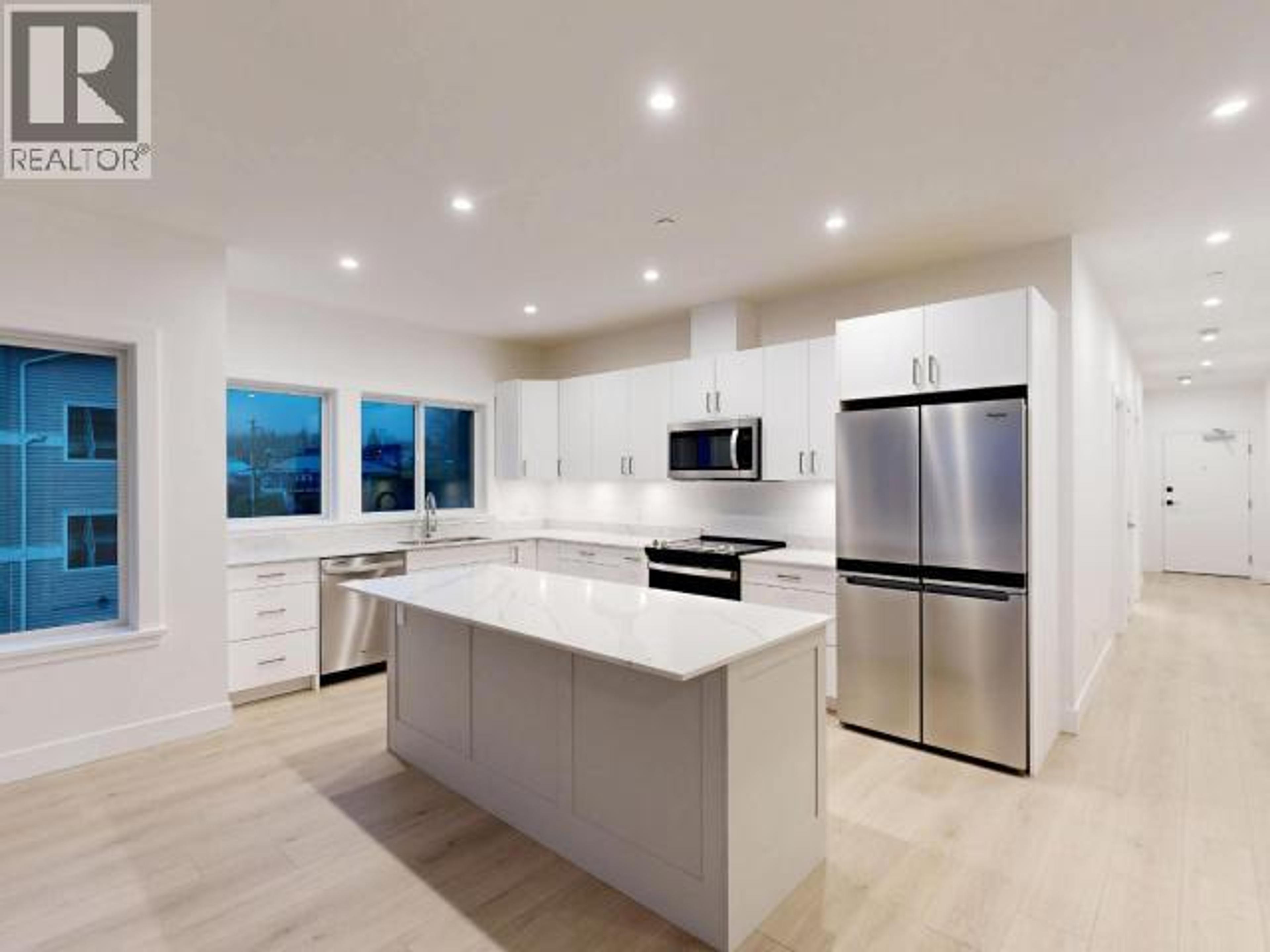 #C201 6900 BURNABY STREET - 12