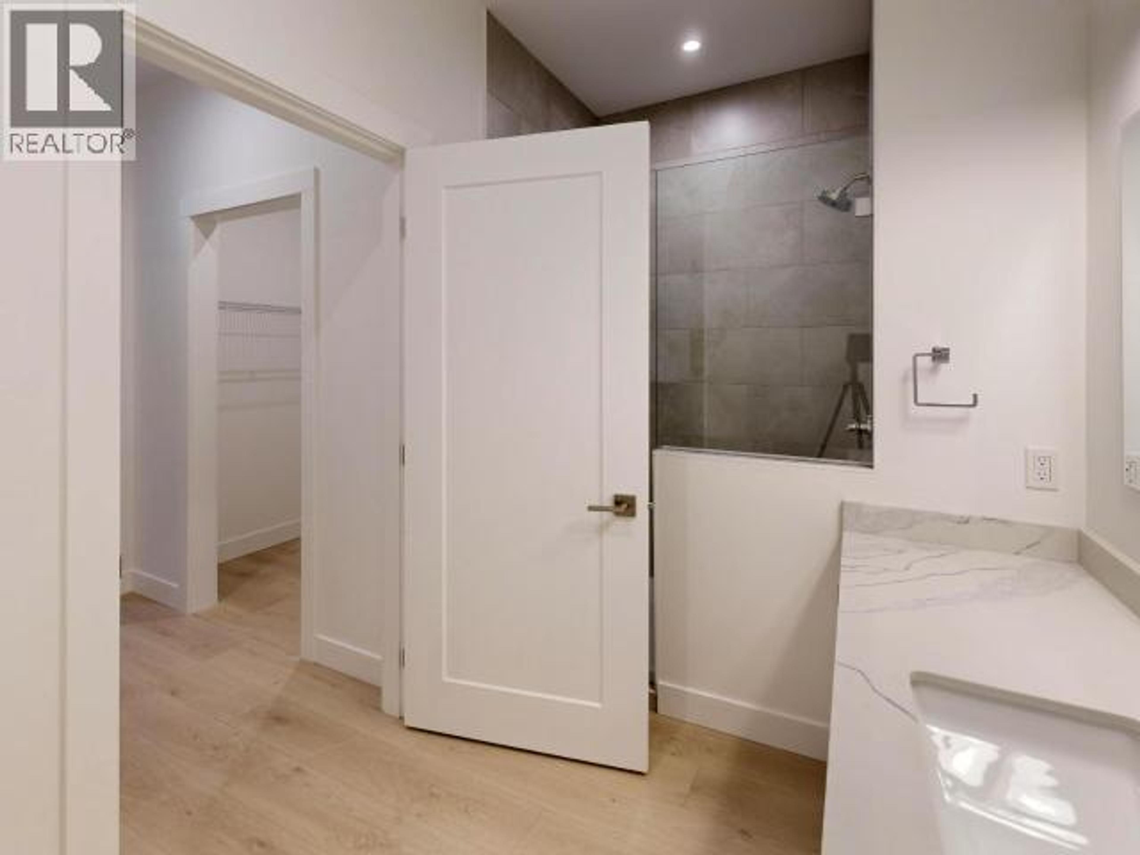 #C201 6900 BURNABY STREET - 16