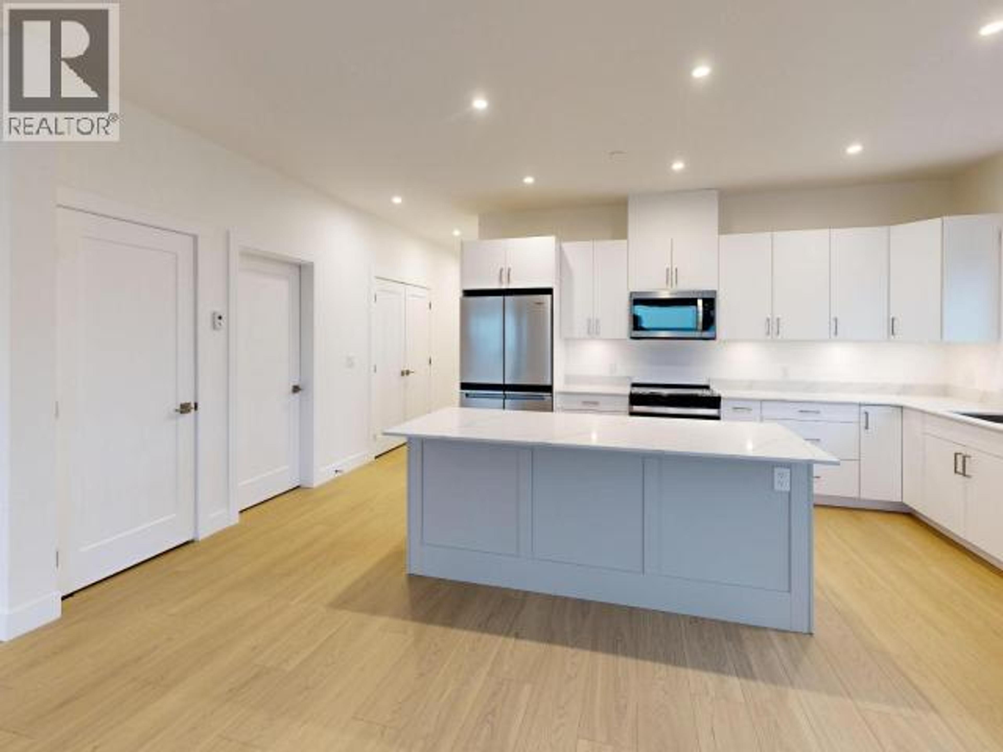 #C204 6900 BURNABY STREET - 11