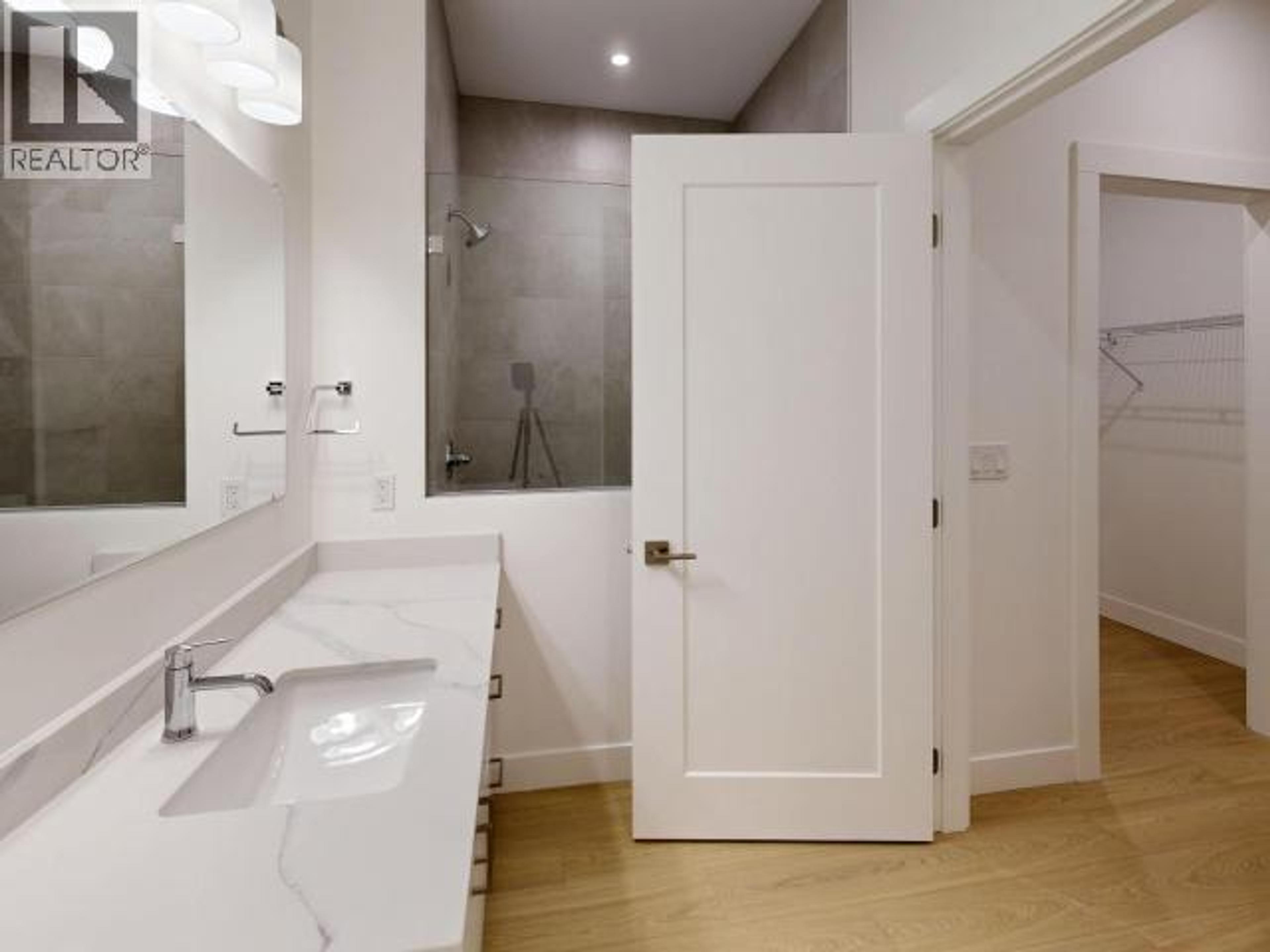 #C204 6900 BURNABY STREET - 15