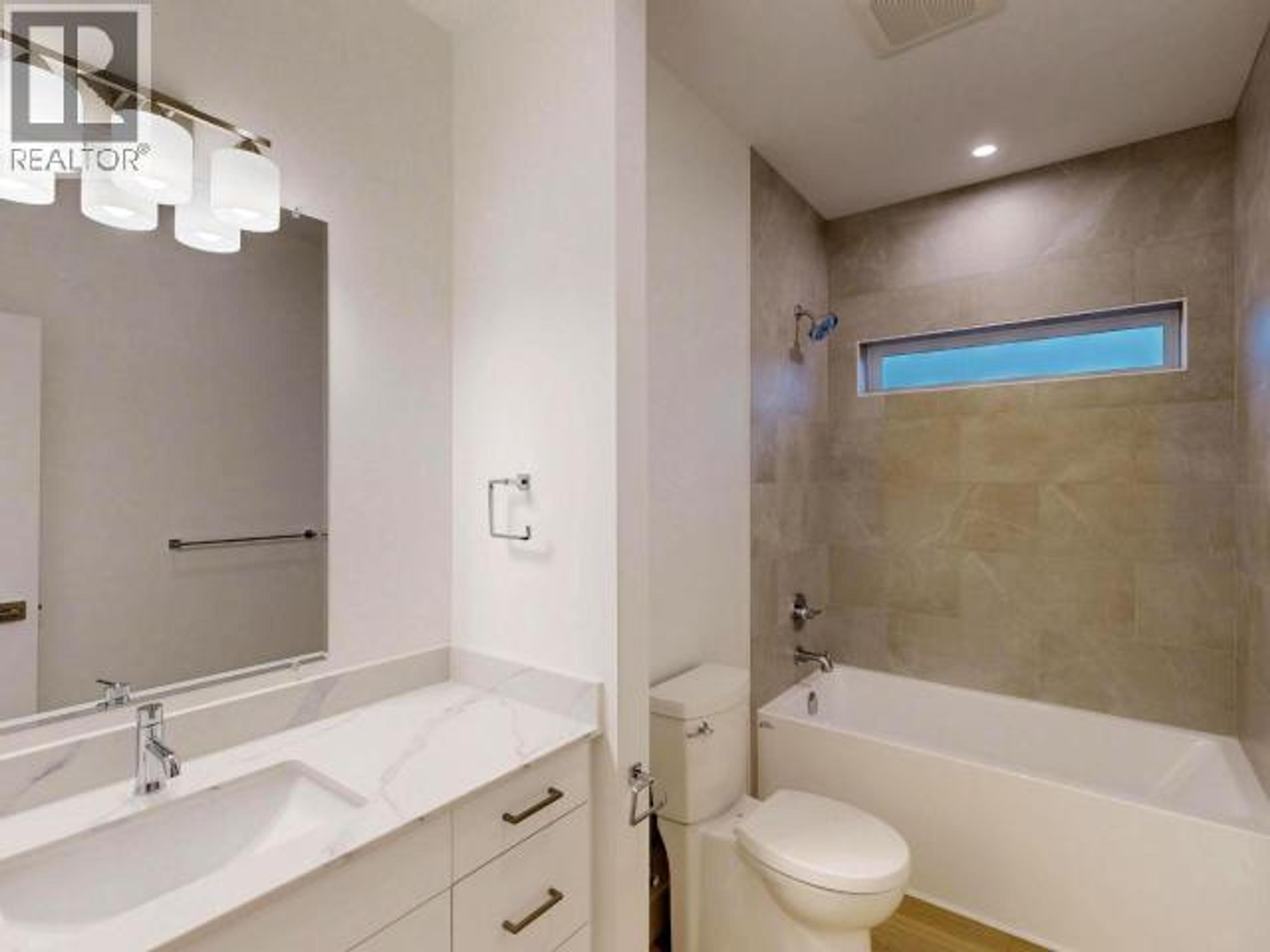 #C204 6900 BURNABY STREET - 20