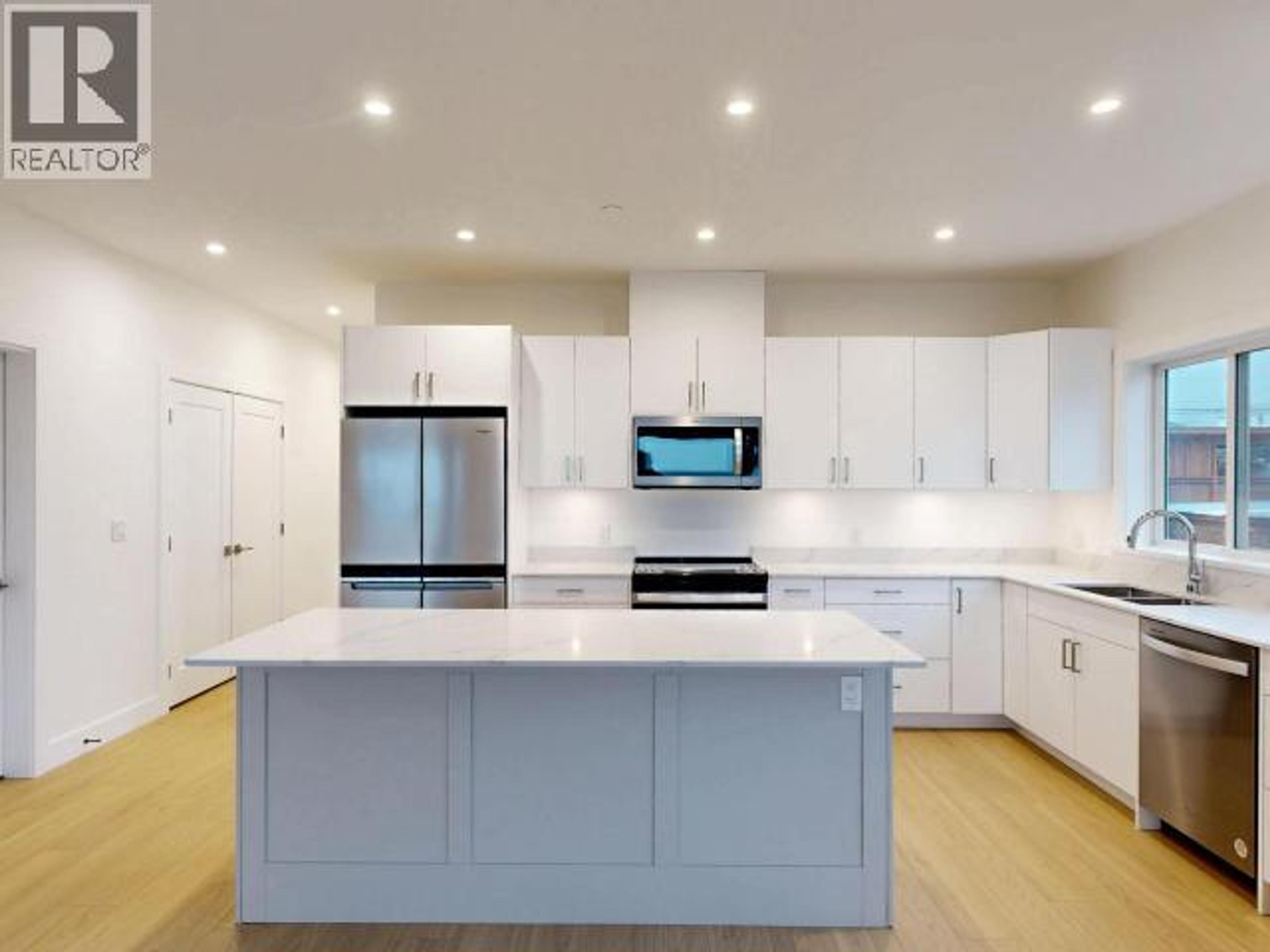 #C204 6900 BURNABY STREET - 9