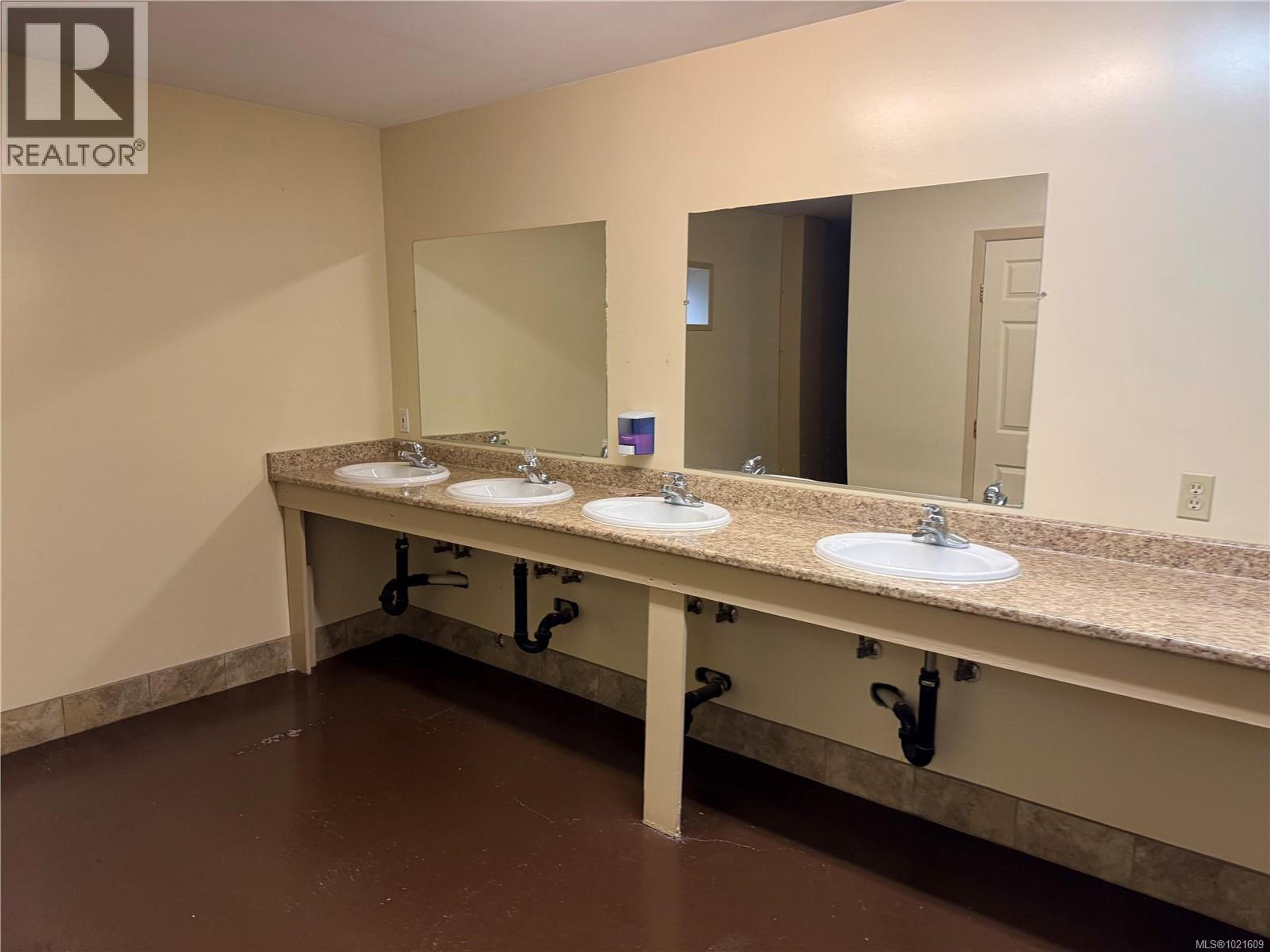 #19 8631 SOUTH SHORE RD - 44