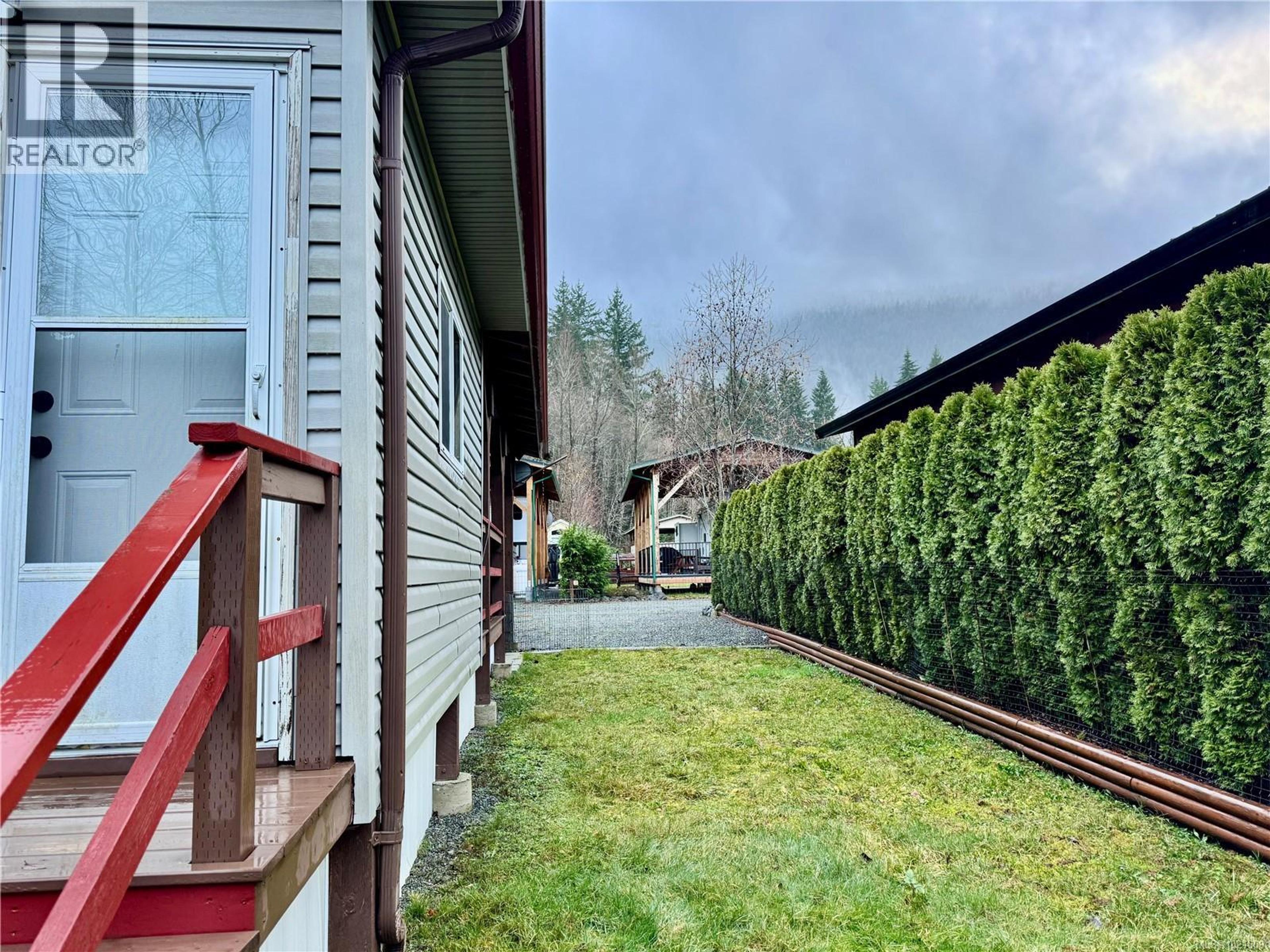 #19 8631 SOUTH SHORE RD - 28