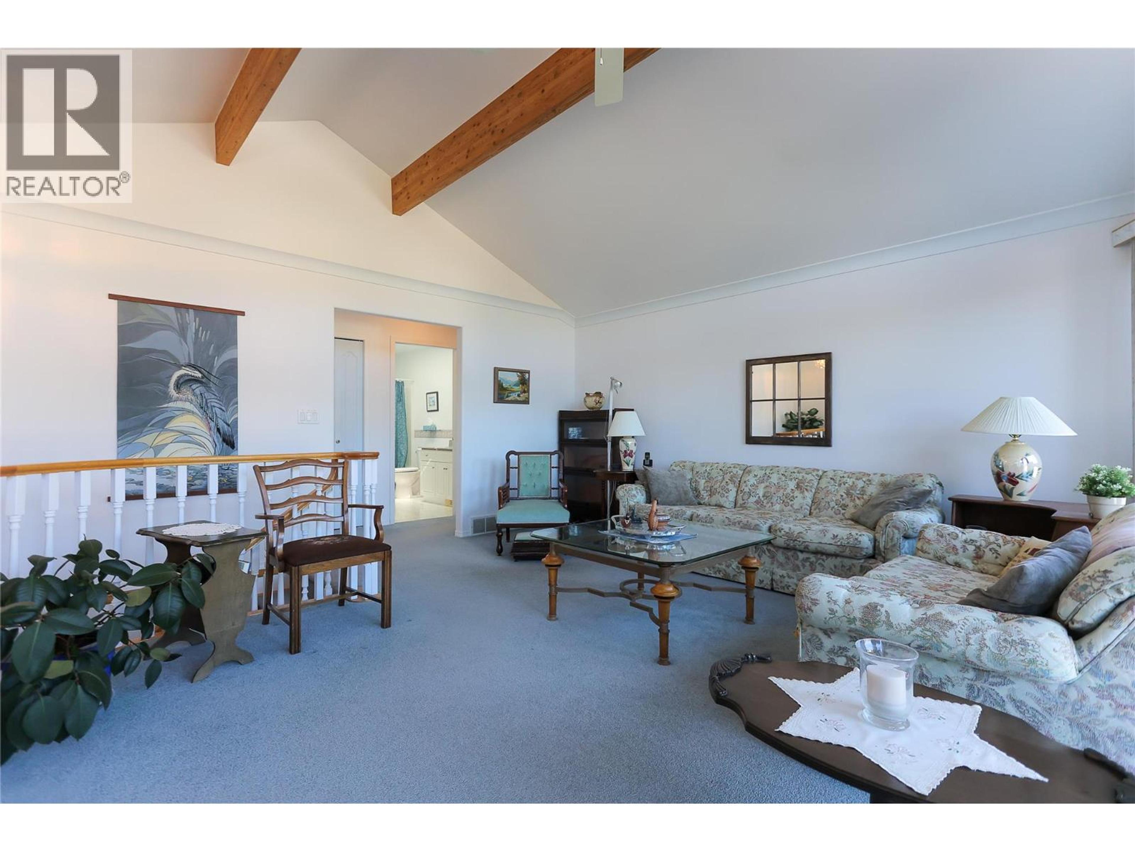 1495 VICTORIA AVENUE - 19