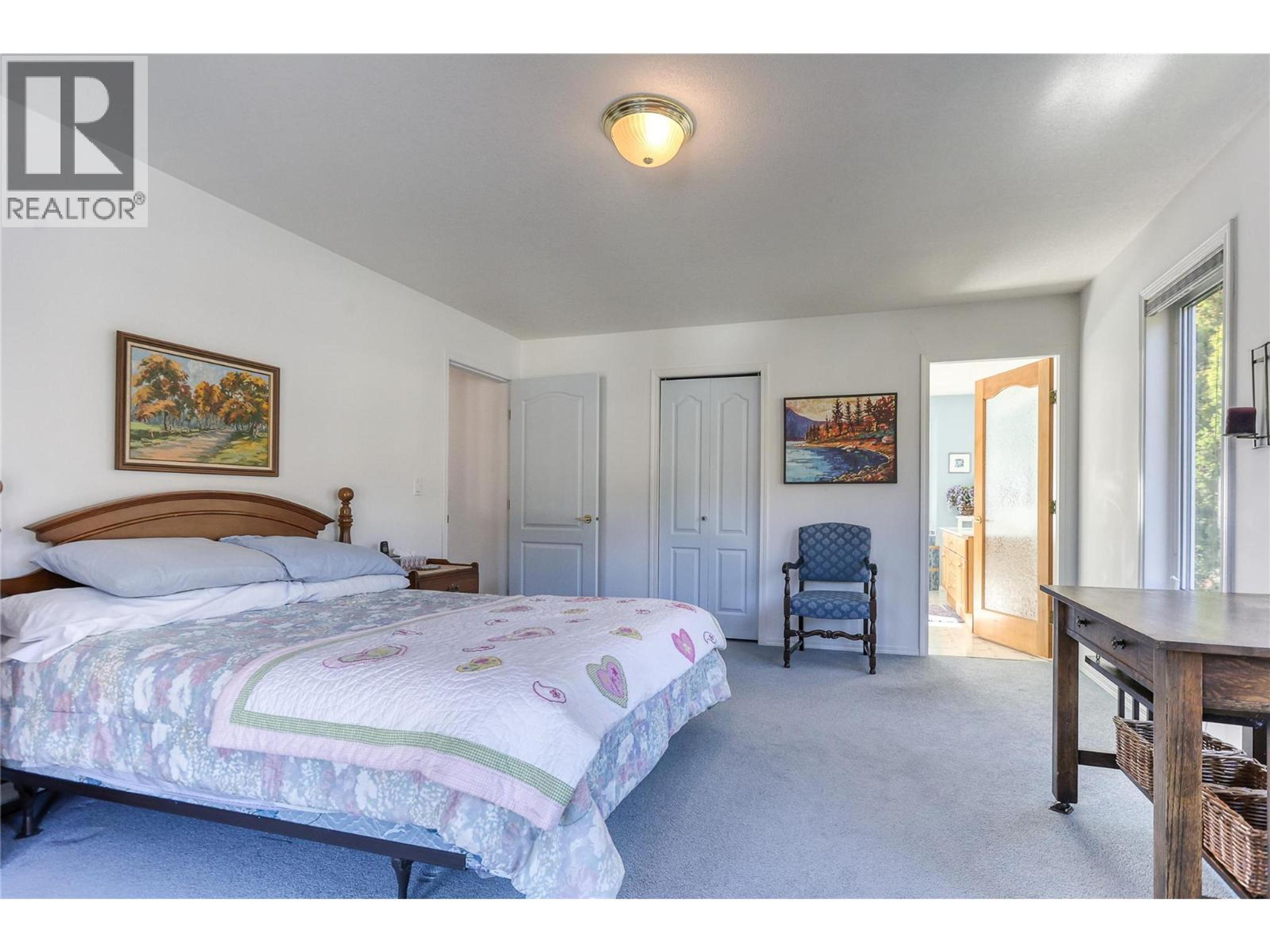 1495 VICTORIA AVENUE - 22