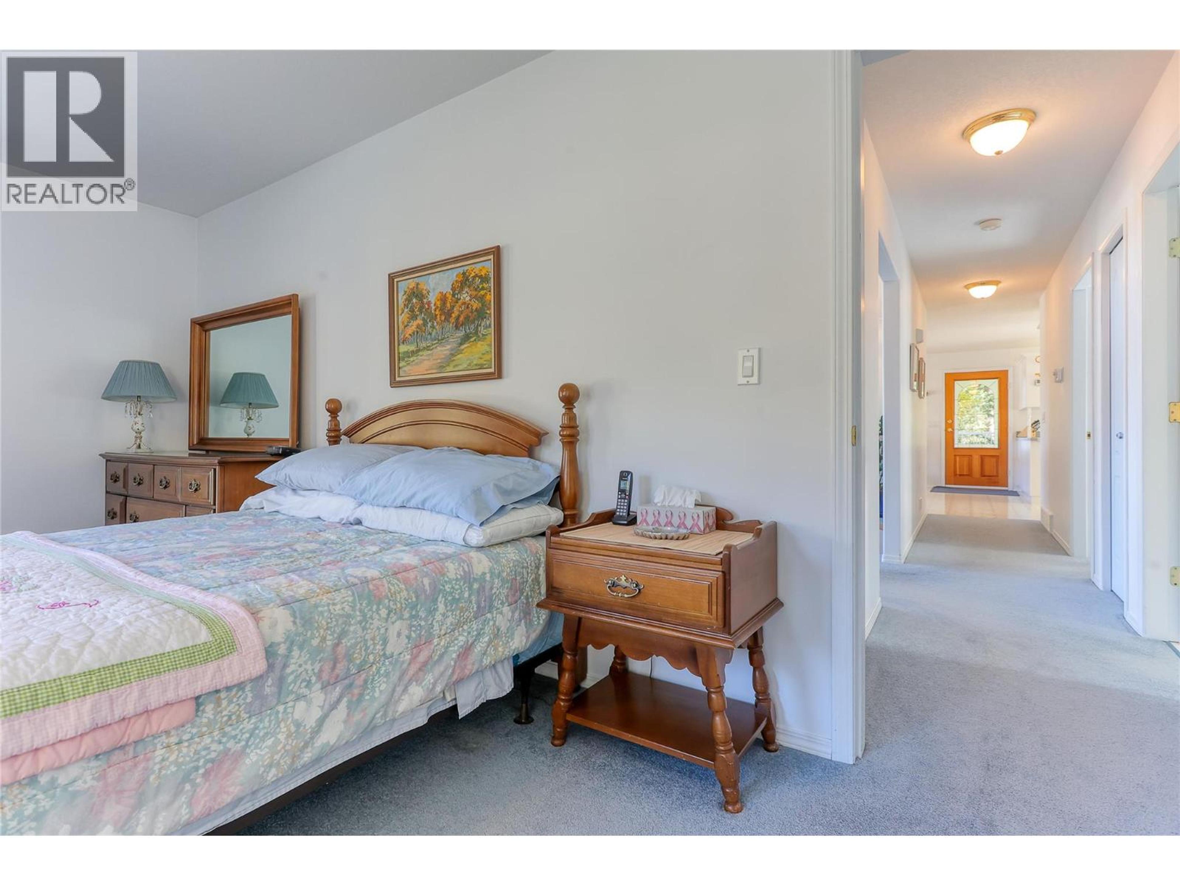 1495 VICTORIA AVENUE - 25