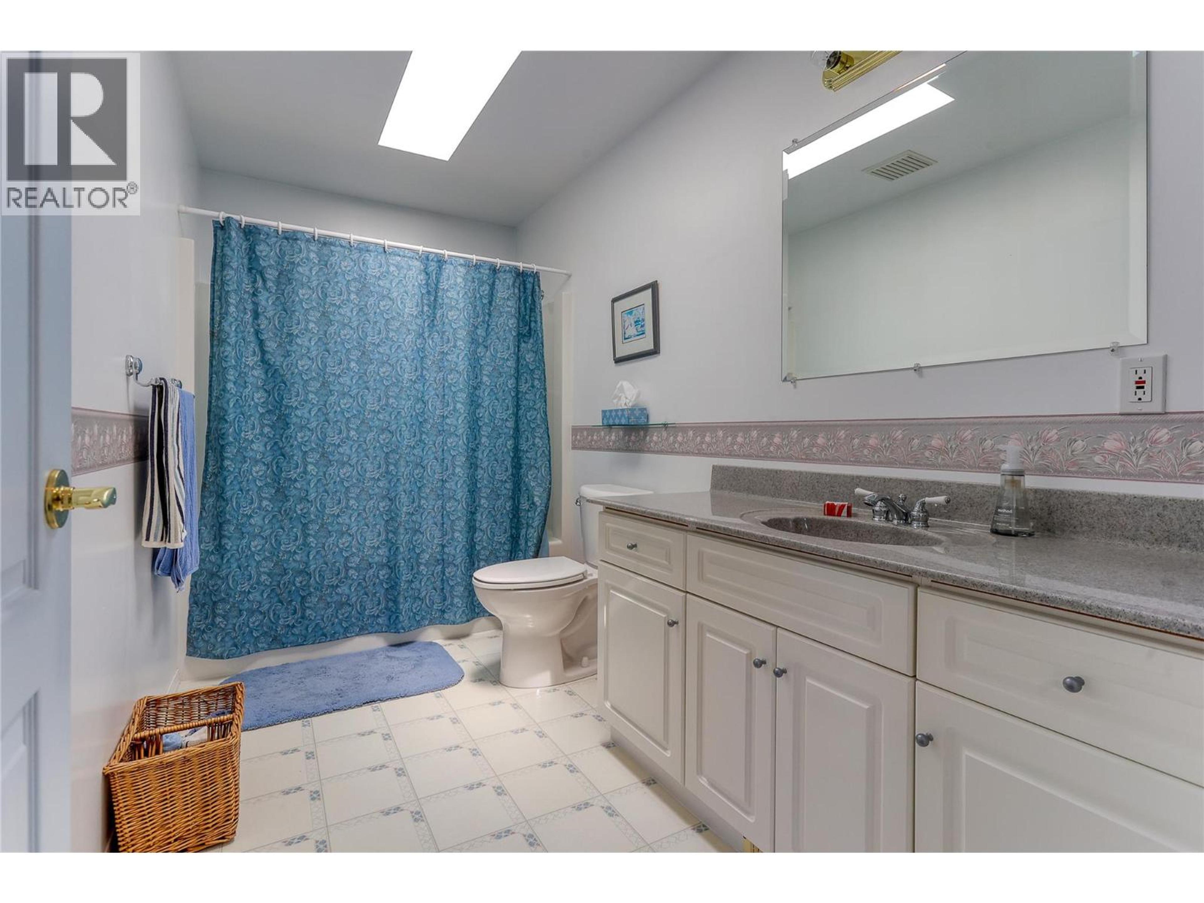 1495 VICTORIA AVENUE - 26